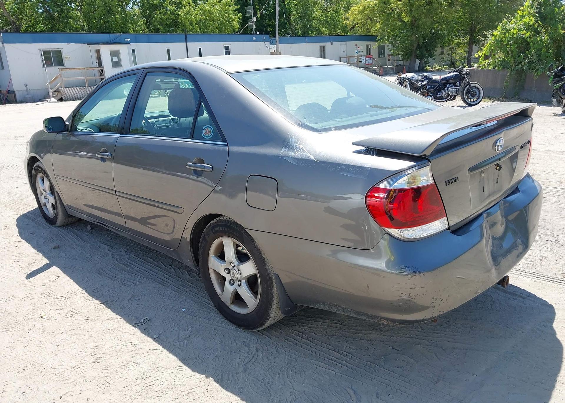 2006 TOYOTA CAMRY LE