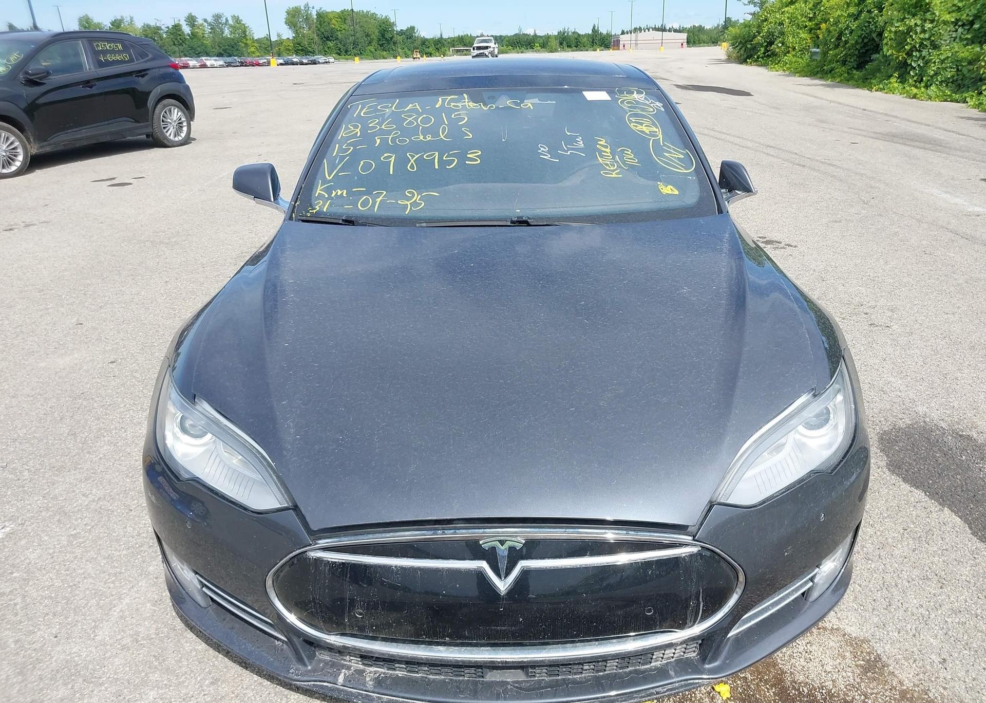 2015 TESLA Model S 85D
