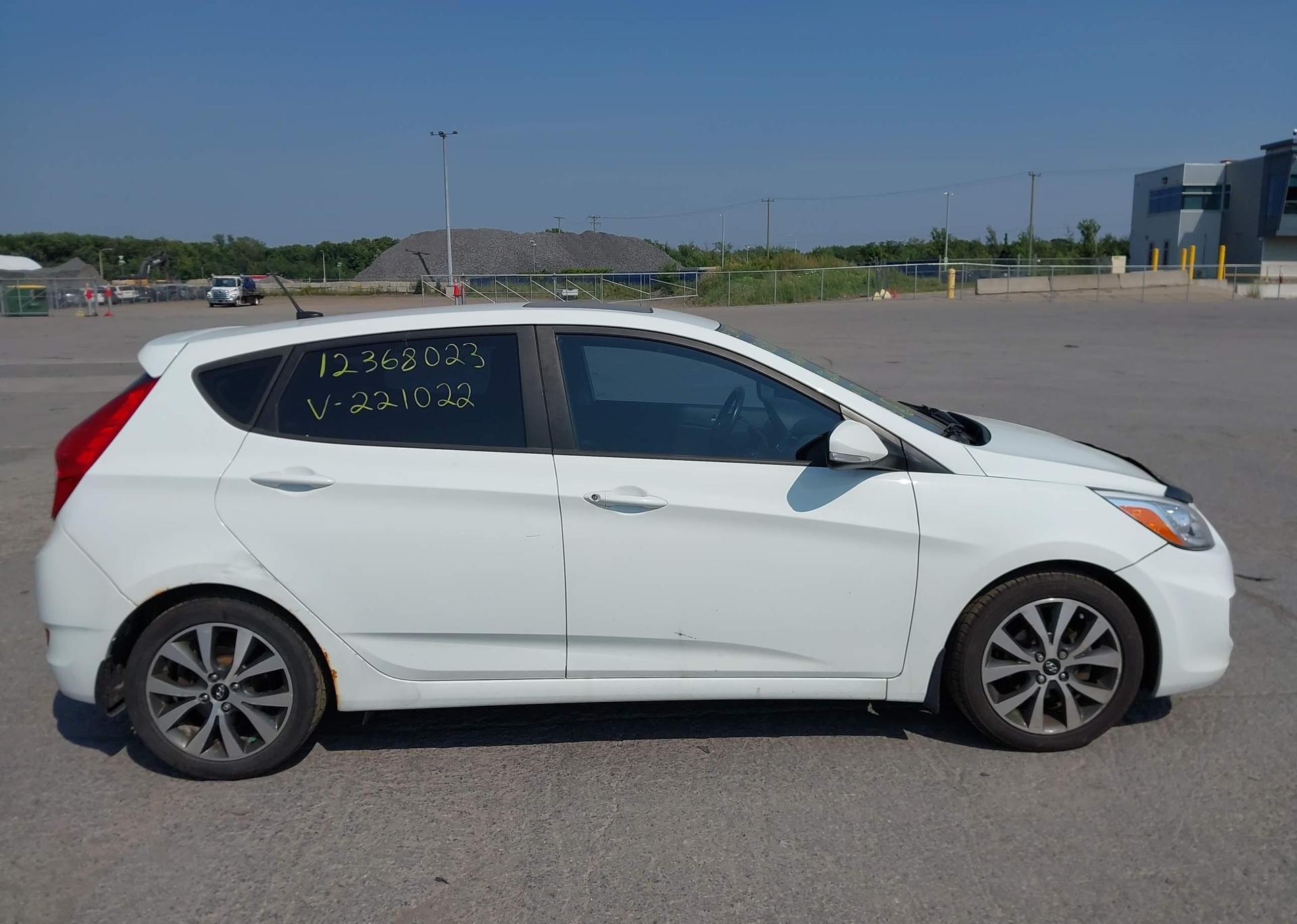 2015 HYUNDAI ACCENT GLS