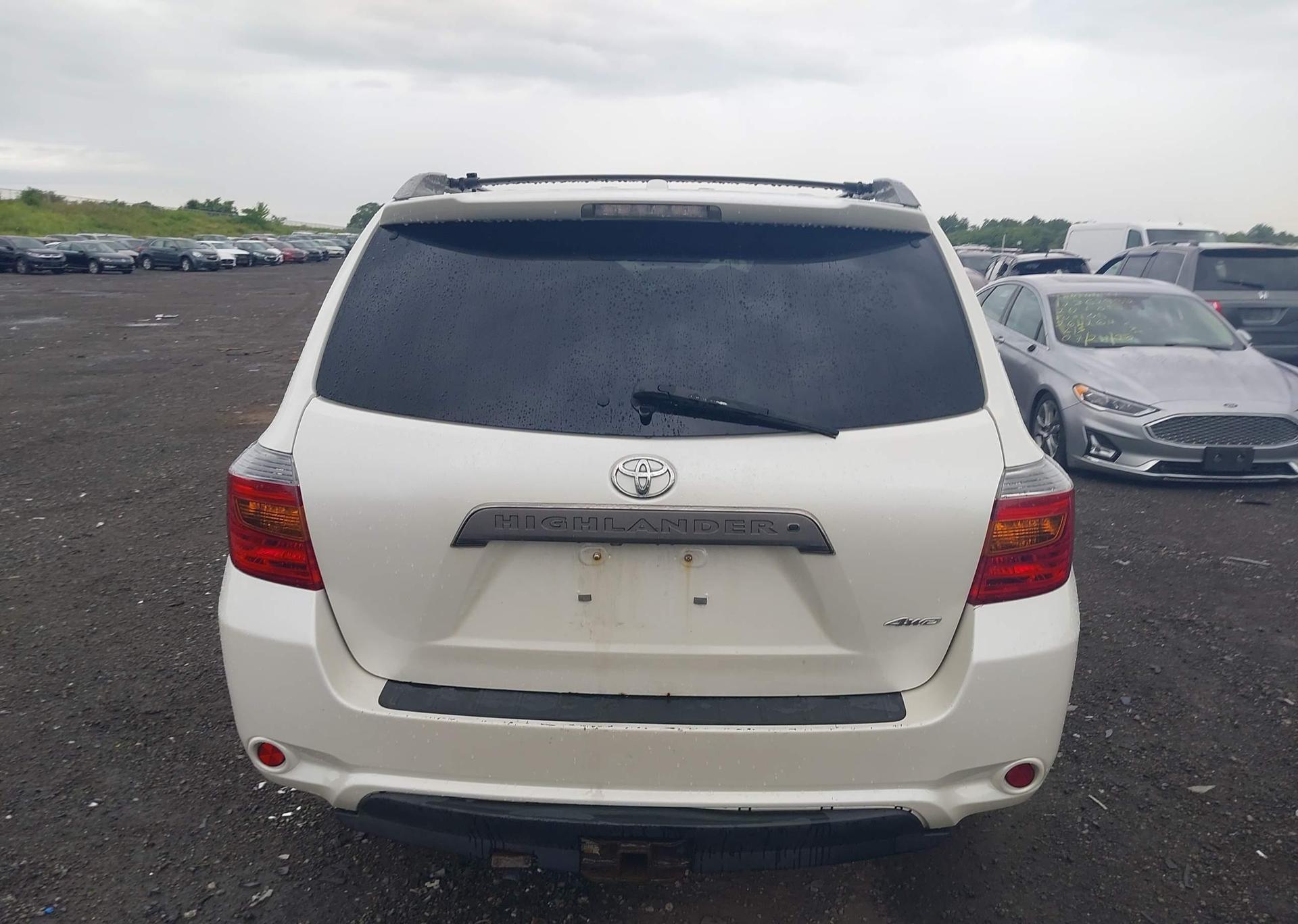 2010 TOYOTA HIGHLANDER