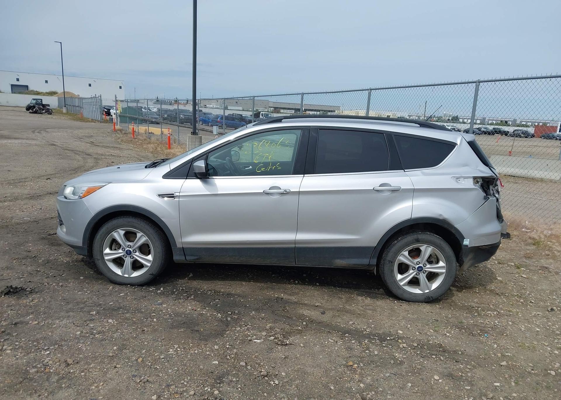 2015 FORD ESCAPE SE