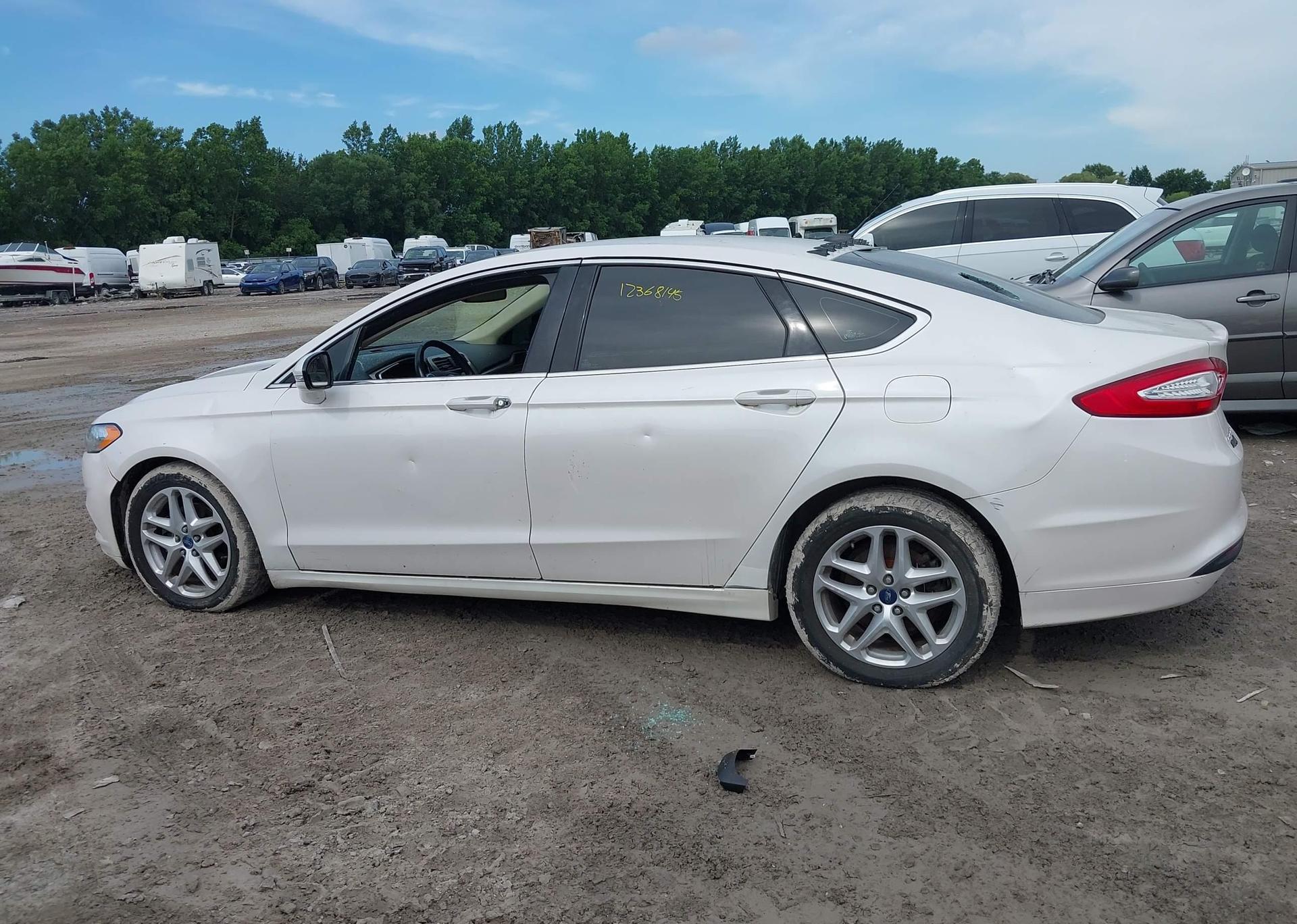 2013 FORD FUSION SE