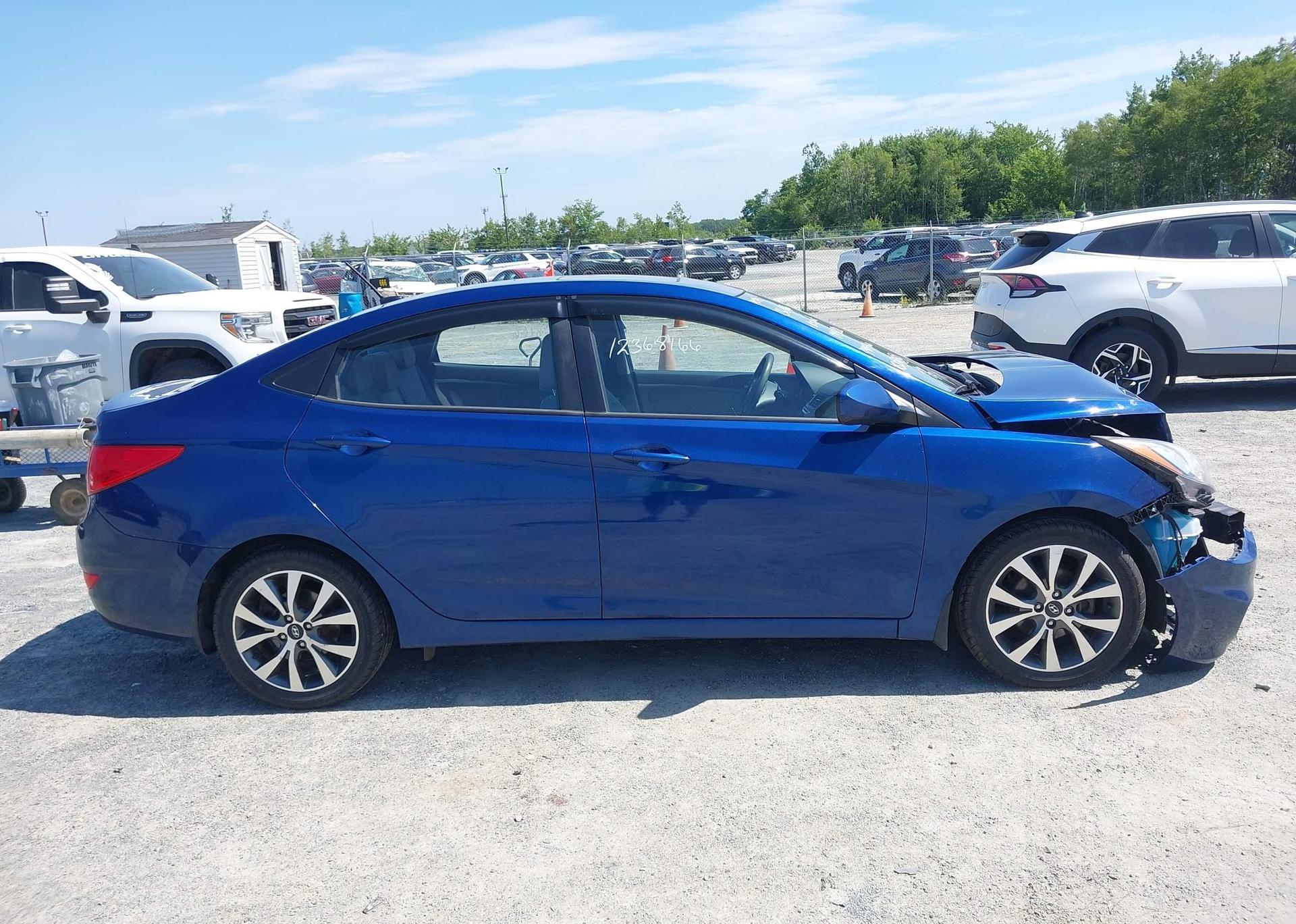 2016 HYUNDAI ACCENT SE