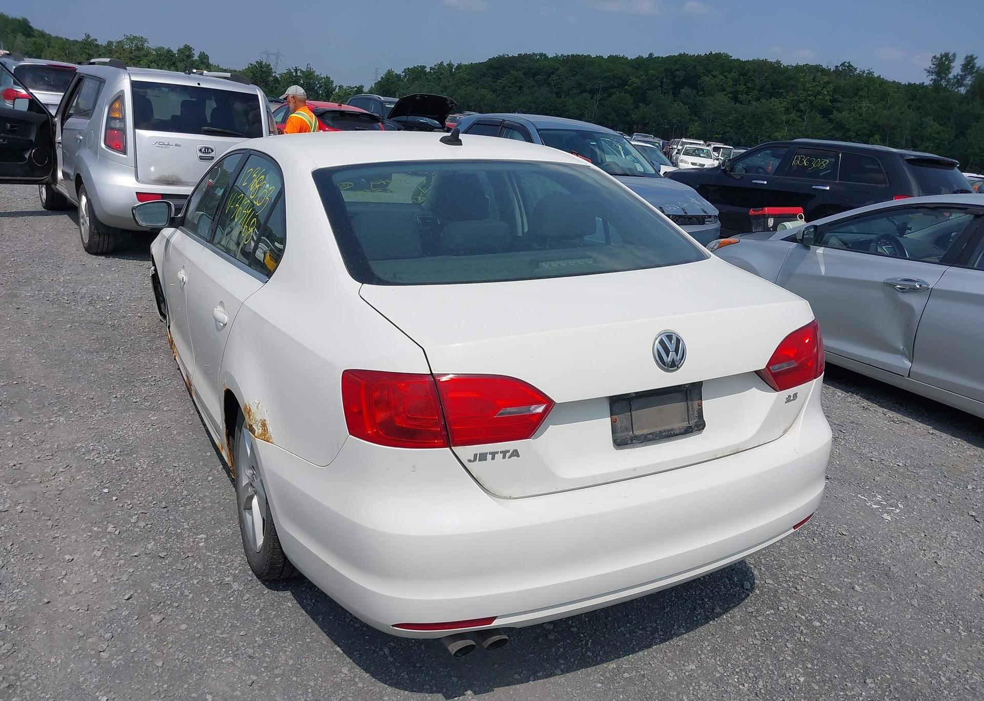 2011 VOLKSWAGEN JETTA SE