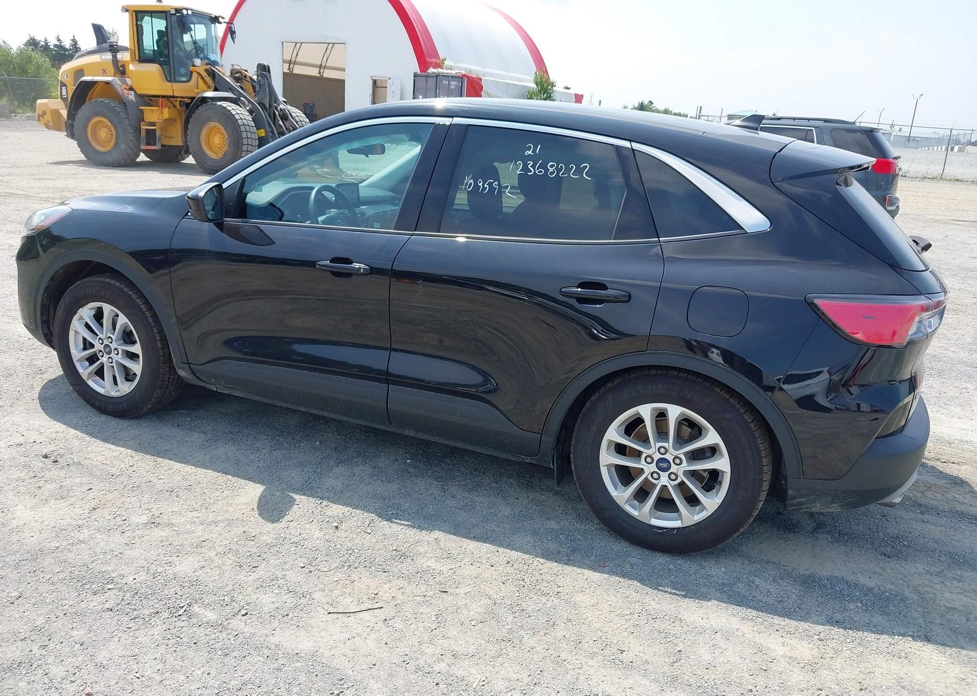 2021 FORD ESCAPE SE