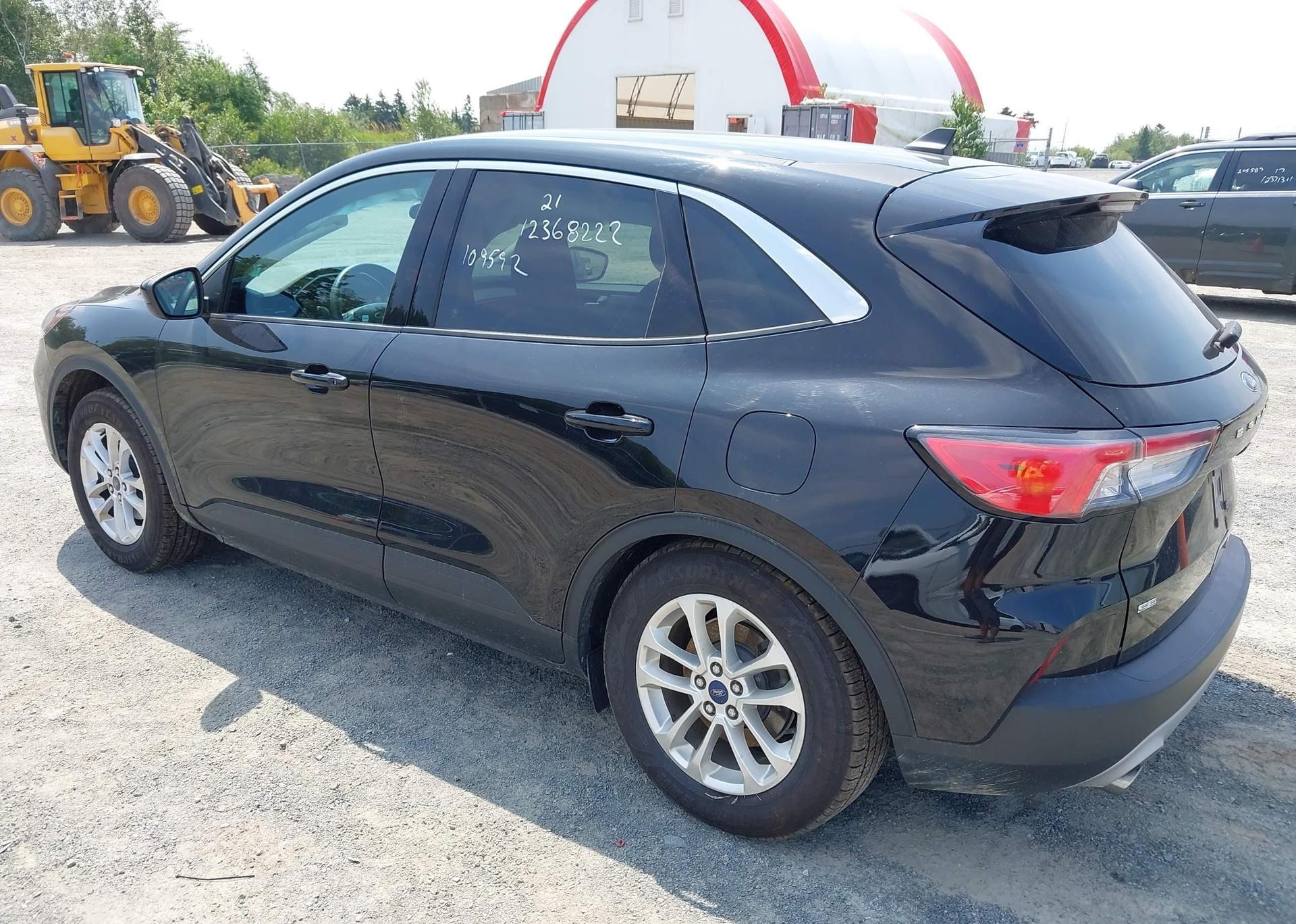 2021 FORD ESCAPE SE
