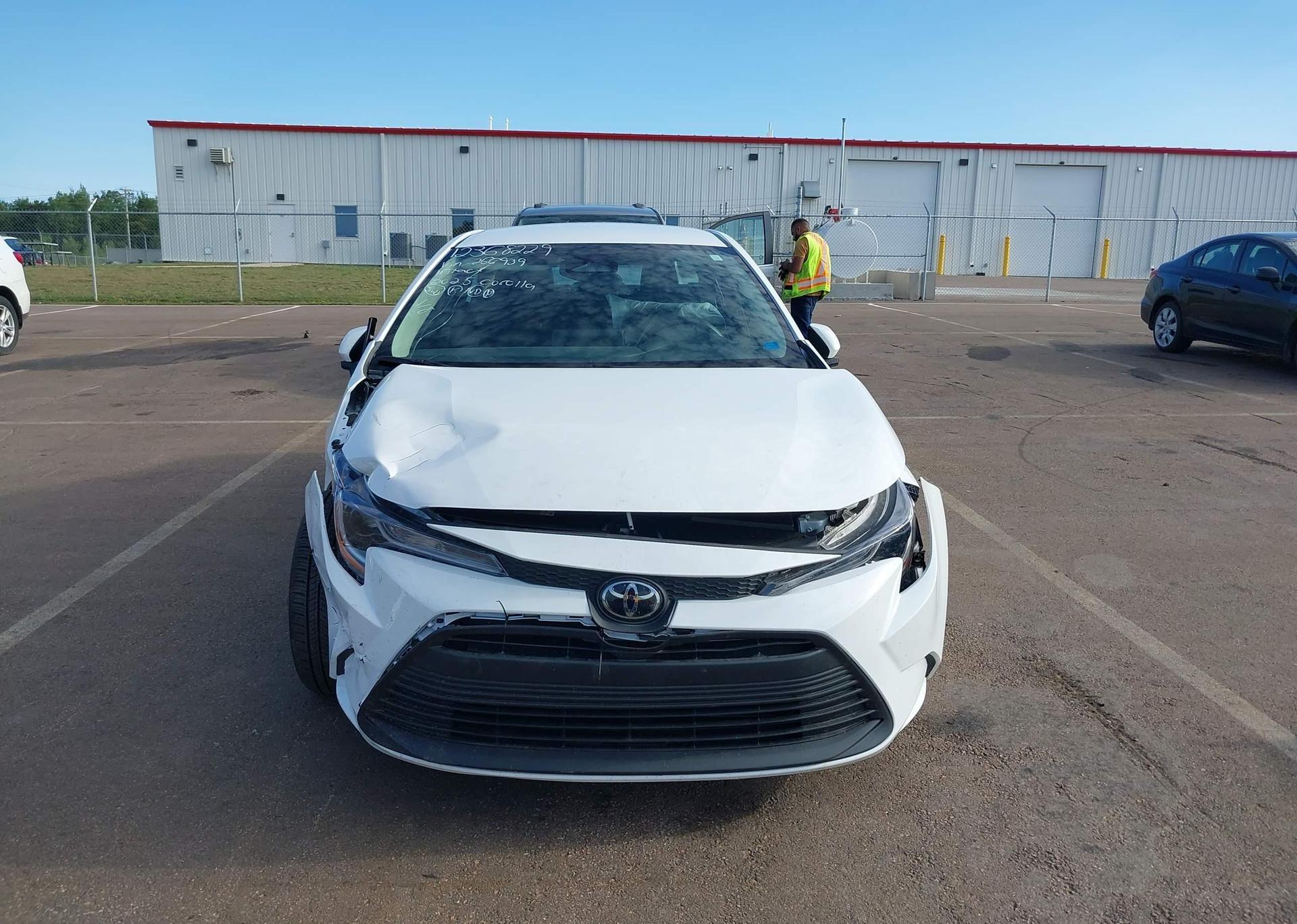 2025 TOYOTA COROLLA LE