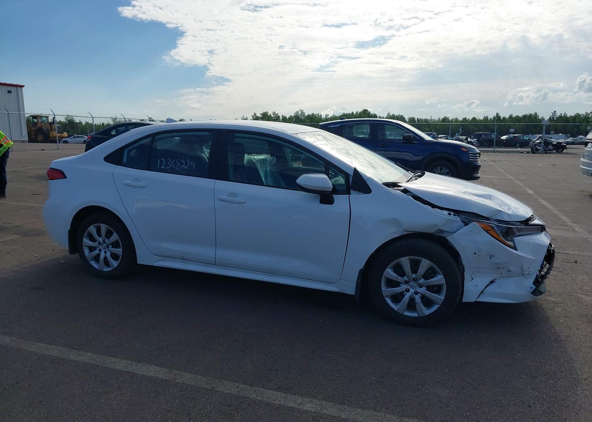 2025 TOYOTA COROLLA LE