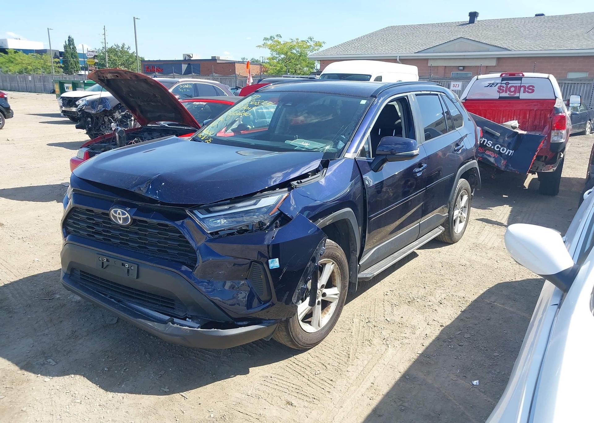 2023 TOYOTA RAV4 HYBRID XLE
