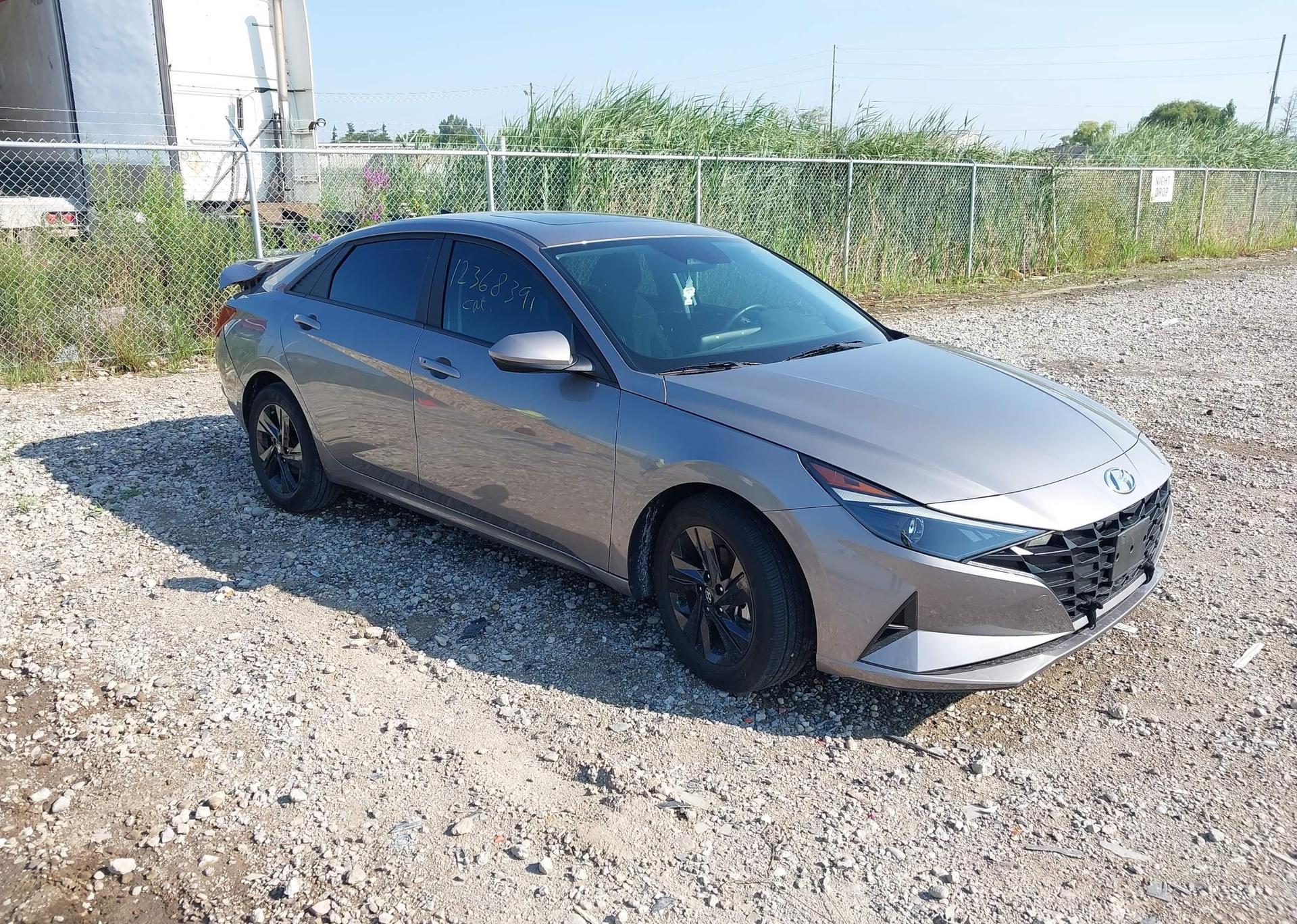 2023 HYUNDAI ELANTRA PREFERRED IVT WITH TECH PACKAGE