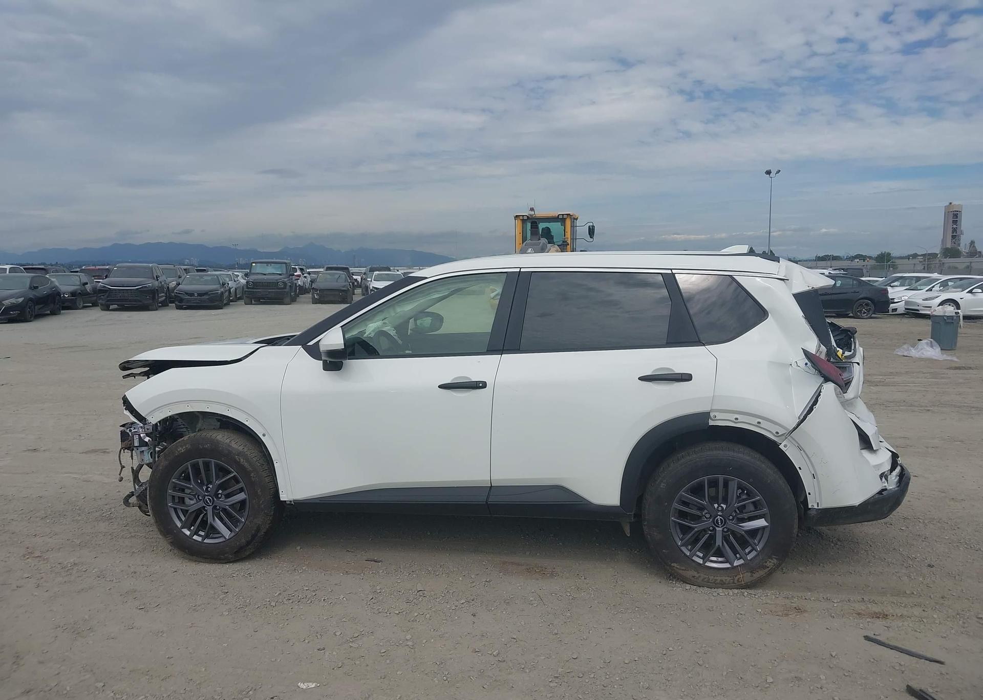 2024 NISSAN ROGUE S