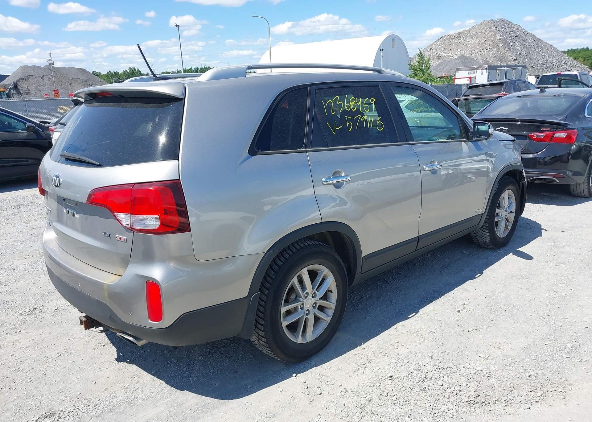 2015 KIA SORENTO LX