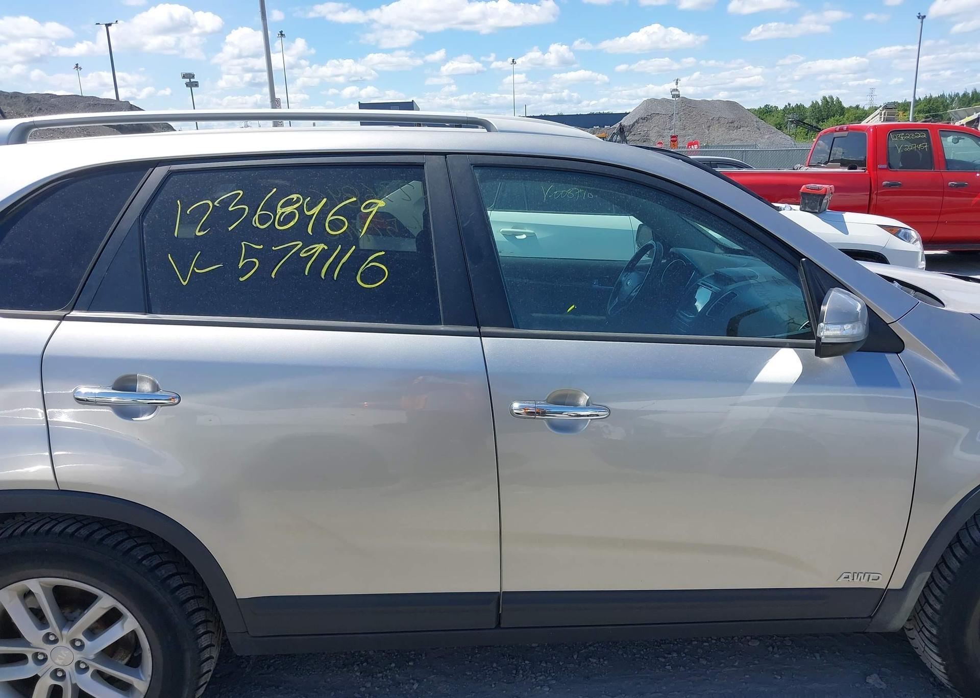 2015 KIA SORENTO LX