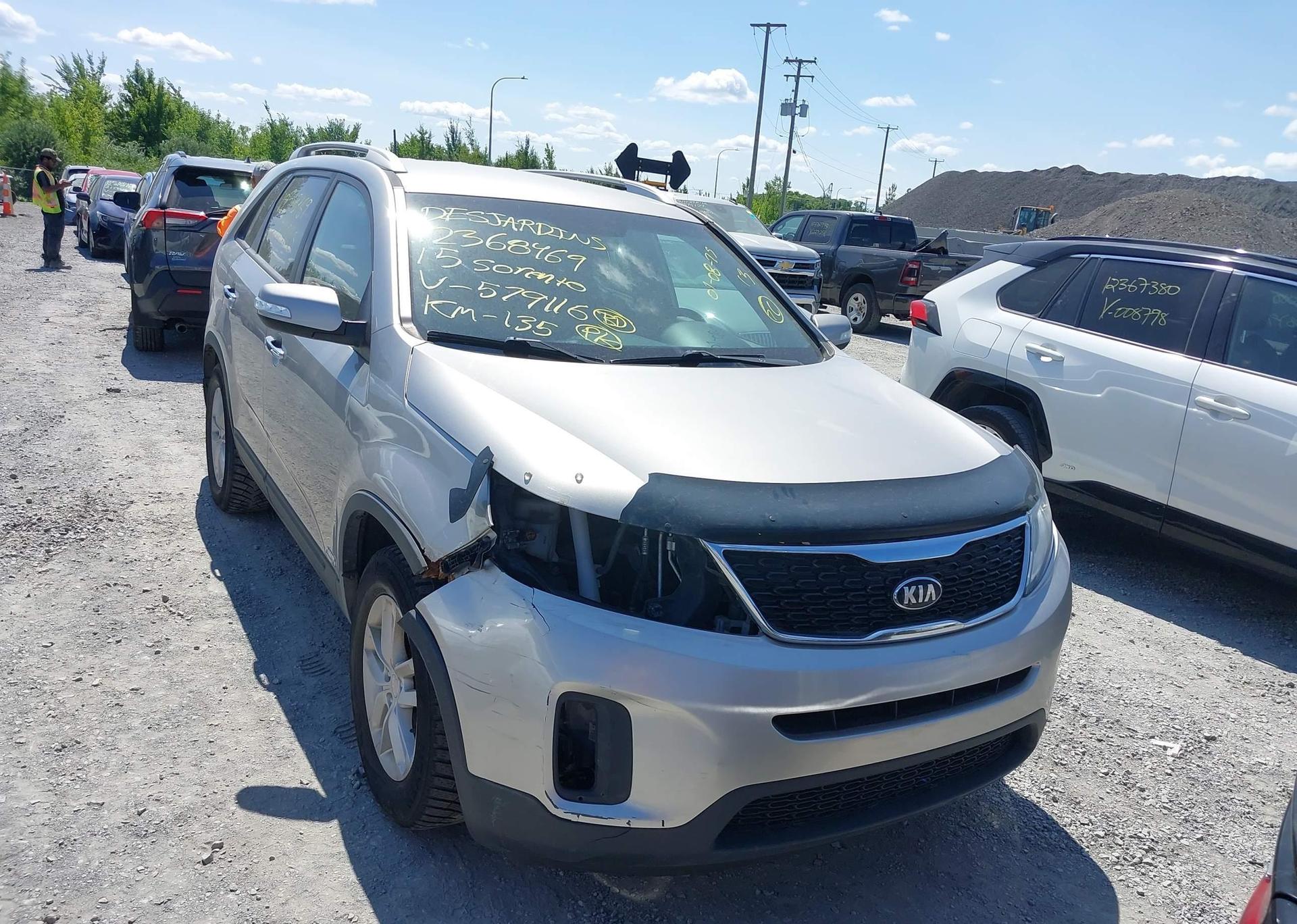 2015 KIA SORENTO LX