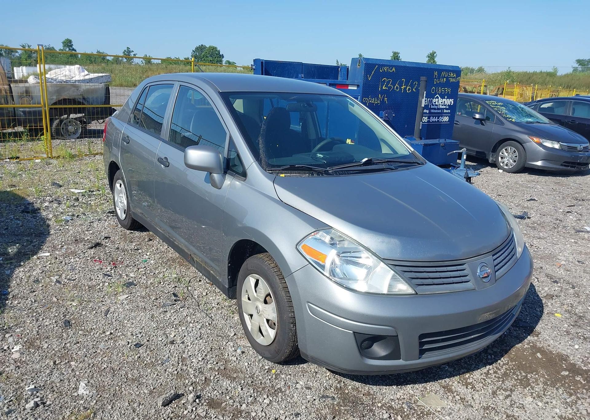 2010 NISSAN VERSA S