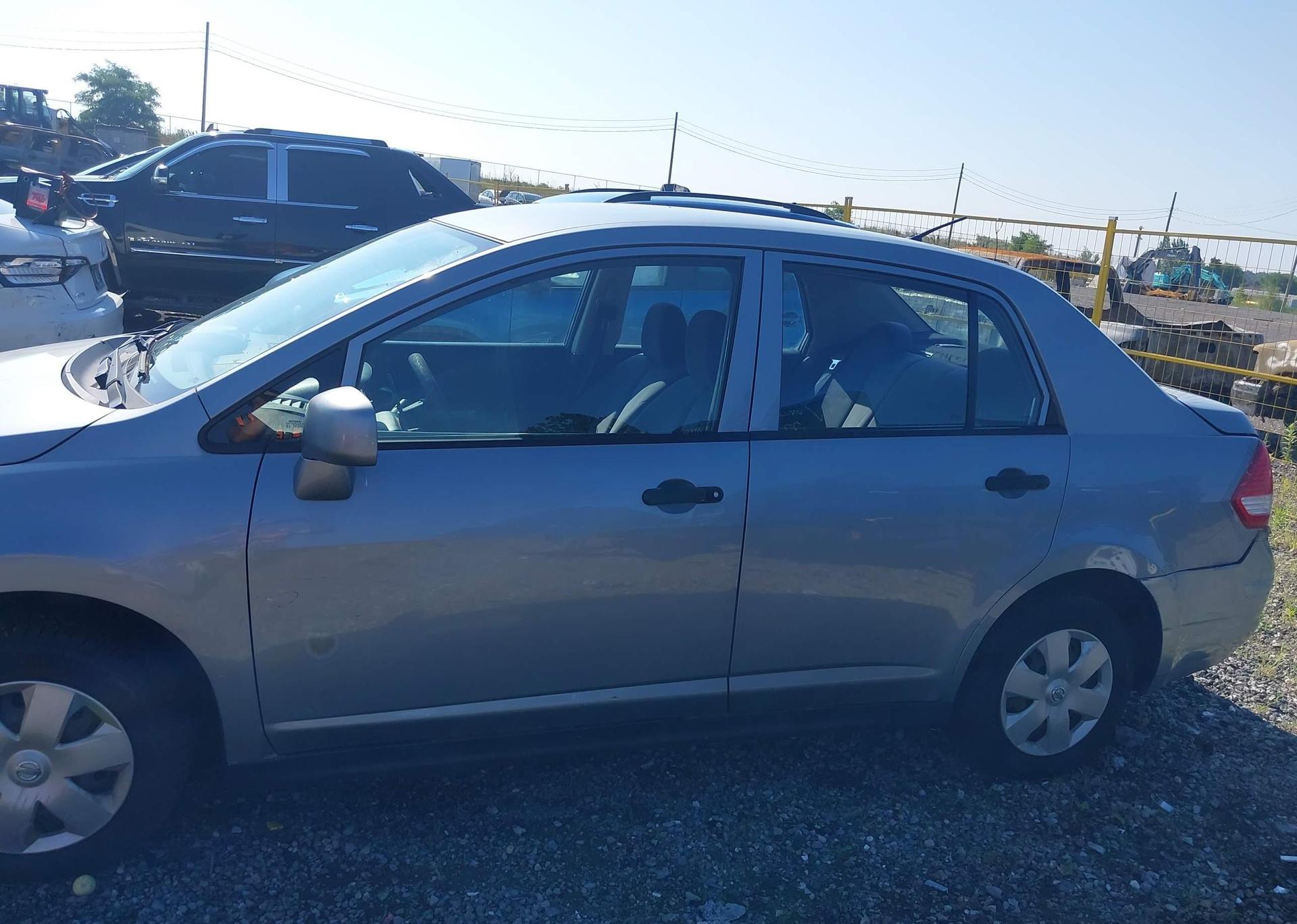 2010 NISSAN VERSA S