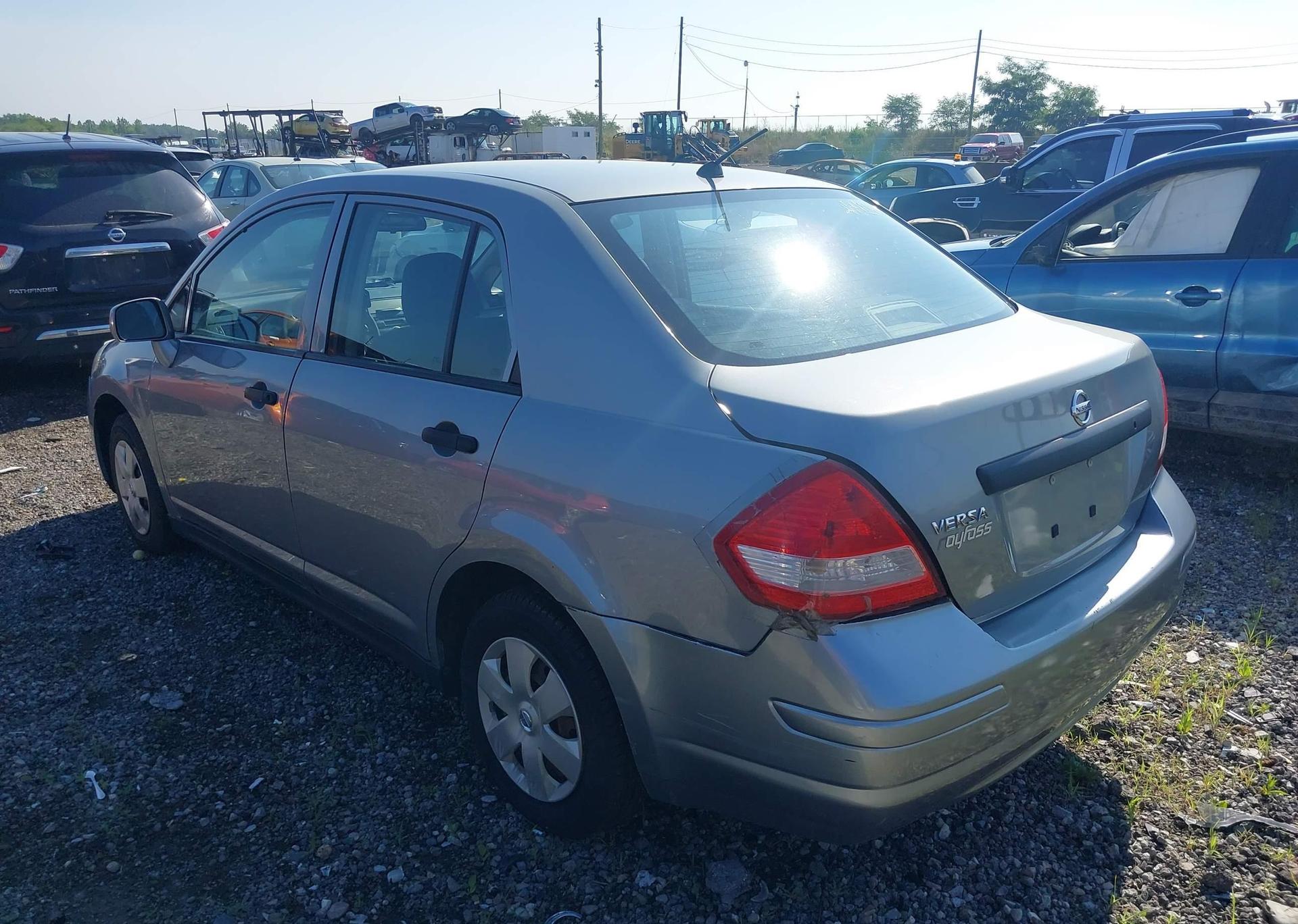 2010 NISSAN VERSA S