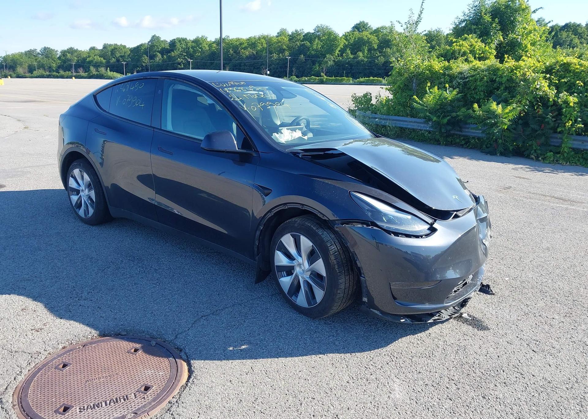 2024 TESLA MODEL Y LONG RANGE