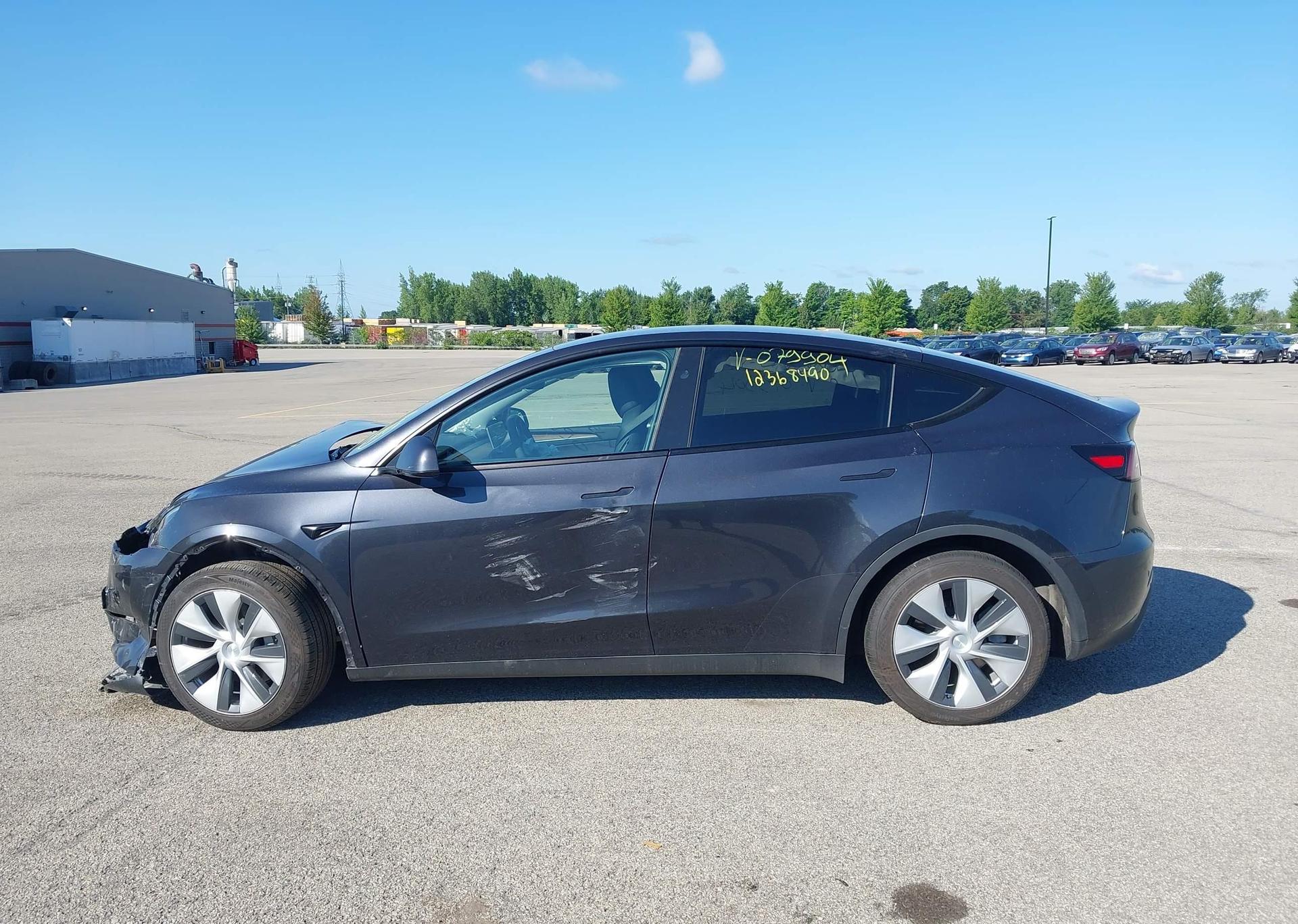 2024 TESLA MODEL Y LONG RANGE