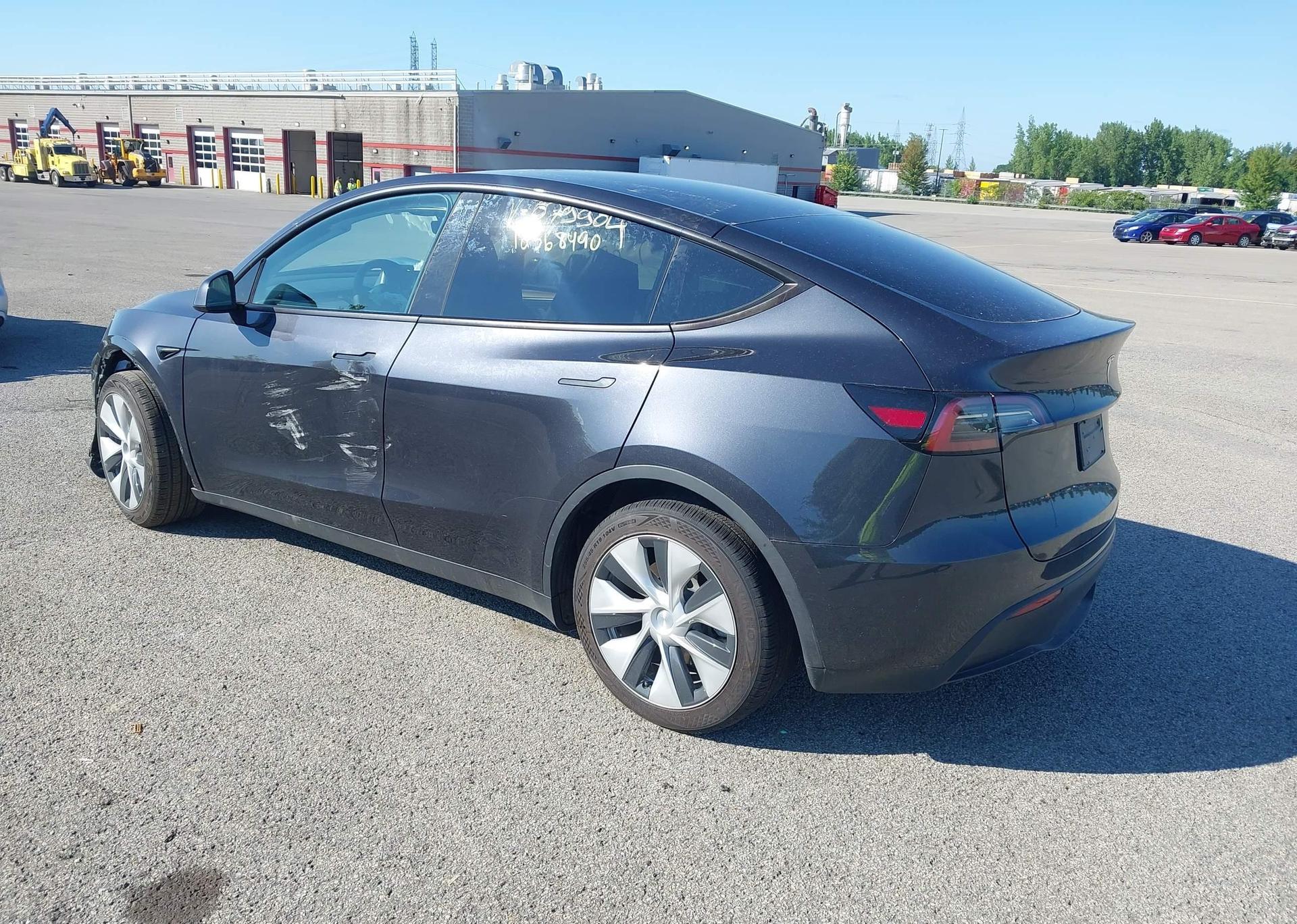 2024 TESLA MODEL Y LONG RANGE