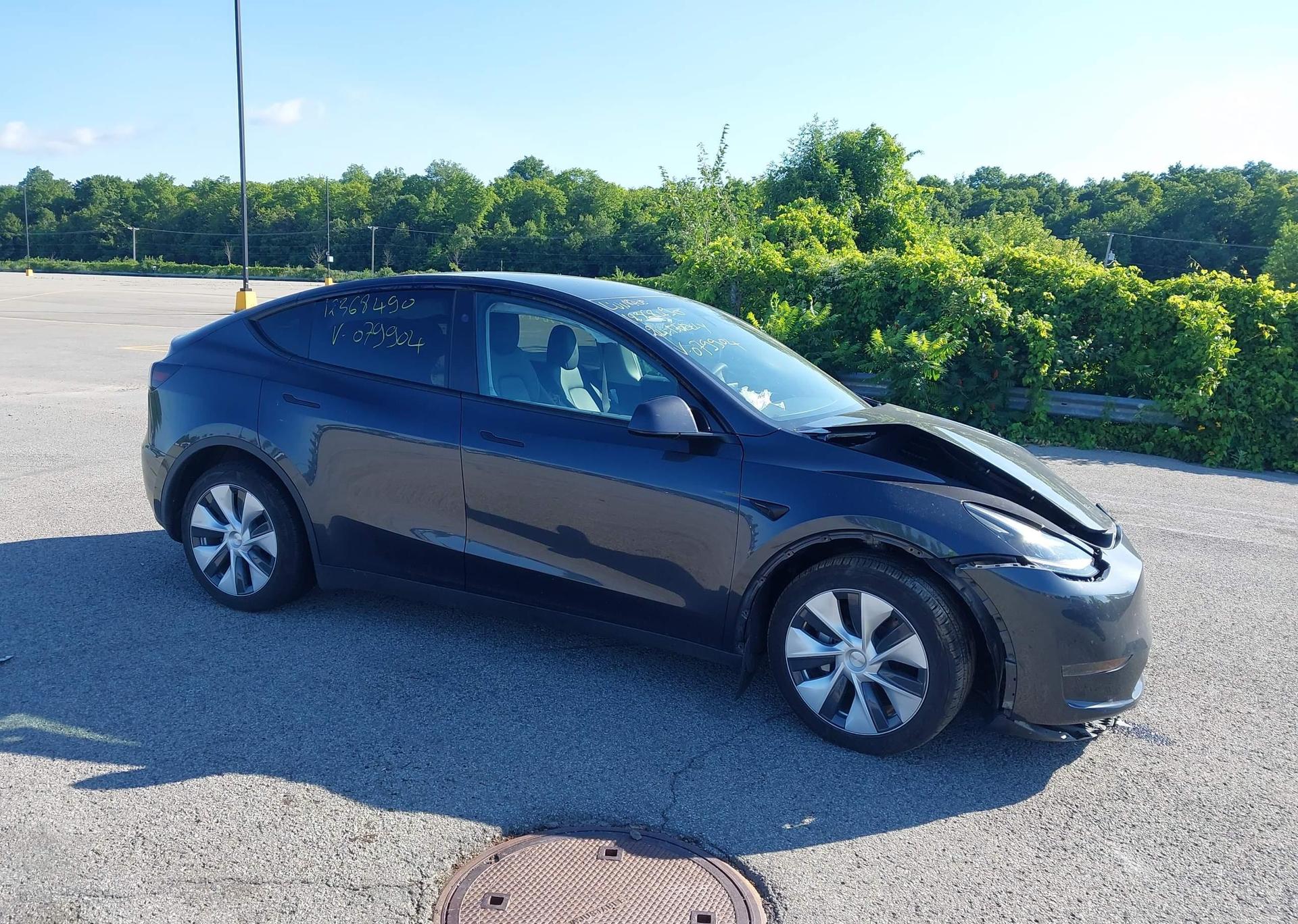 2024 TESLA MODEL Y LONG RANGE