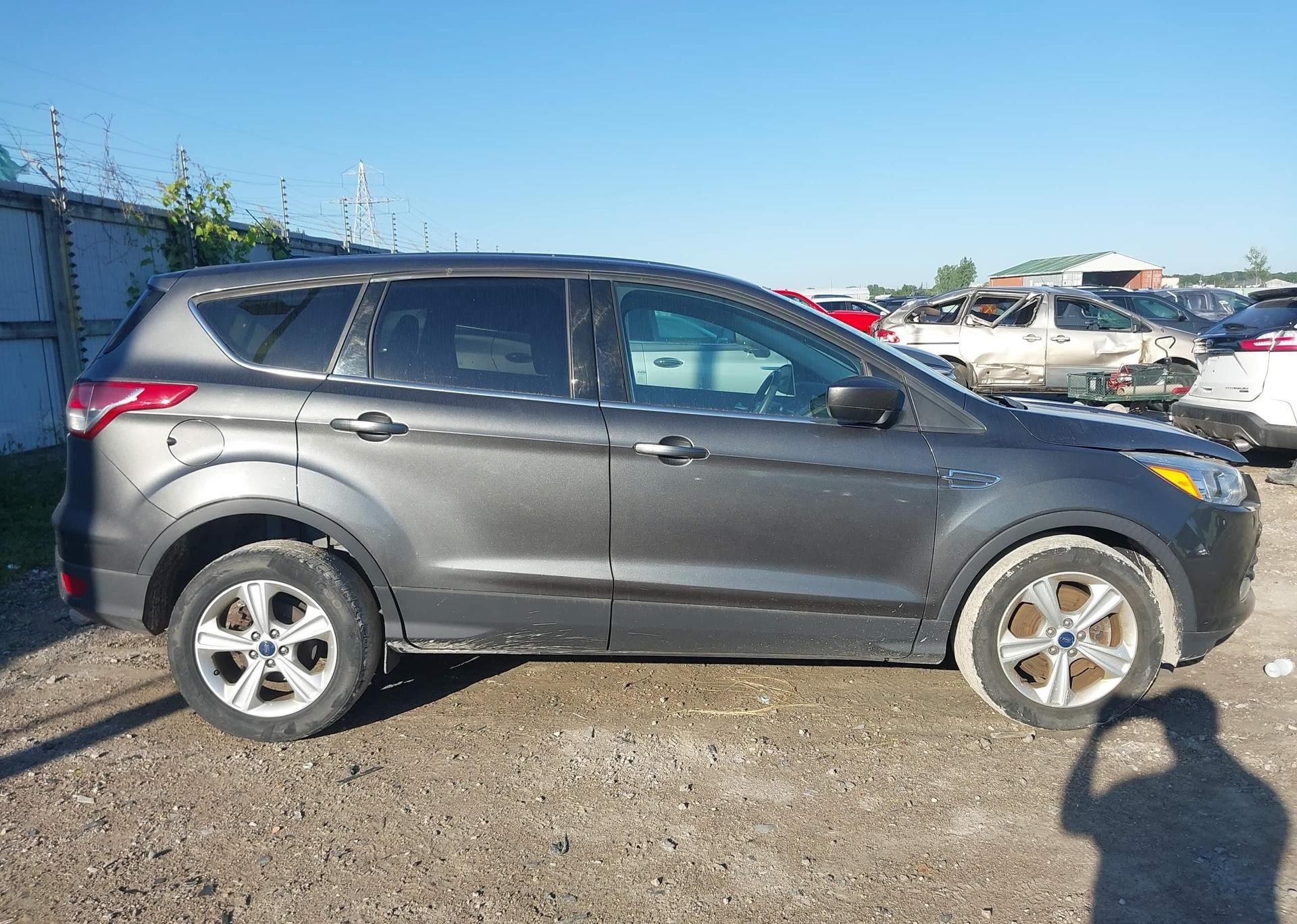2015 FORD ESCAPE SE
