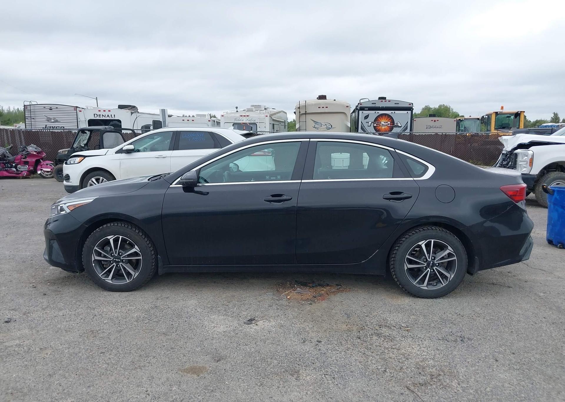 2023 KIA FORTE EX