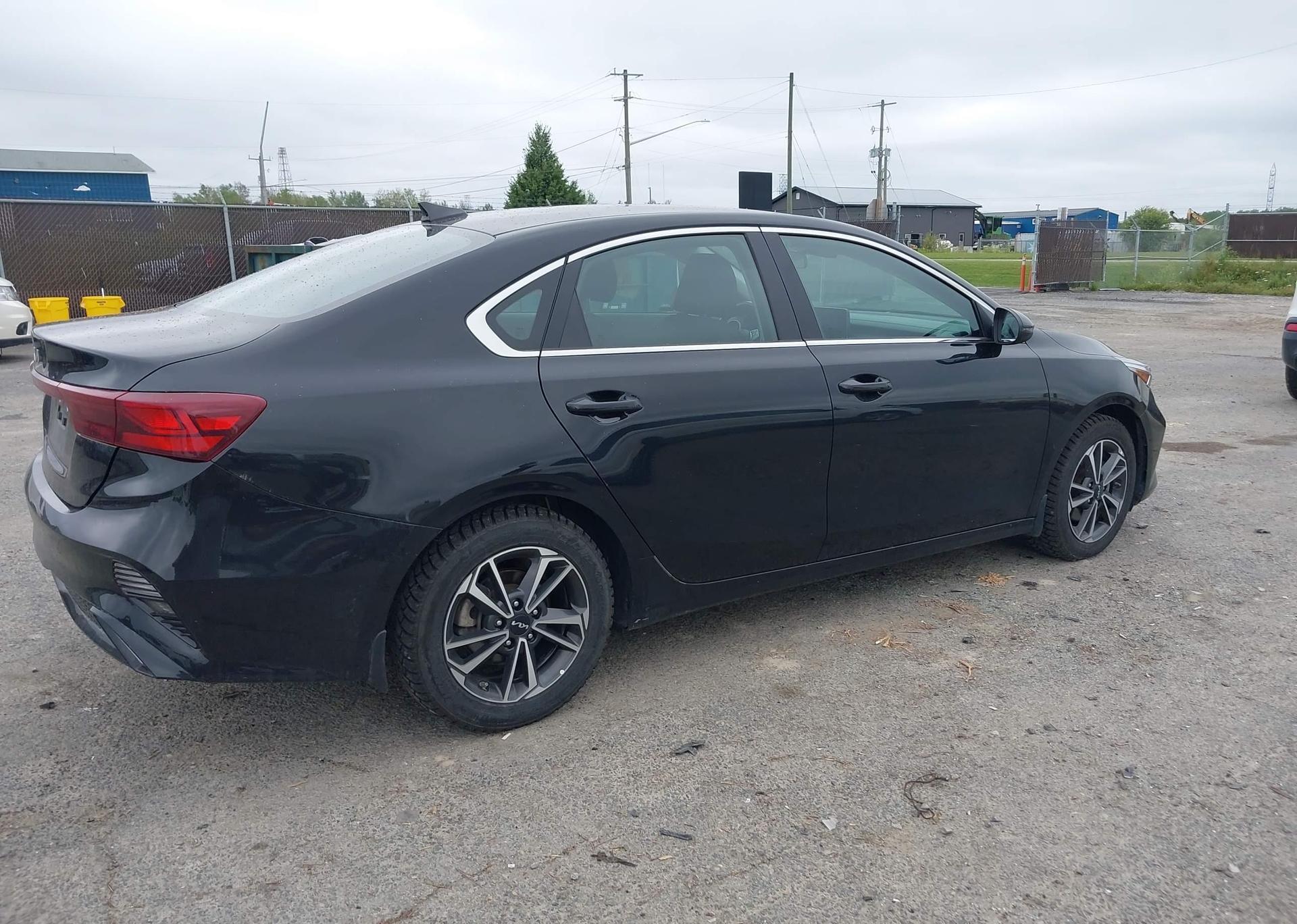 2023 KIA FORTE EX