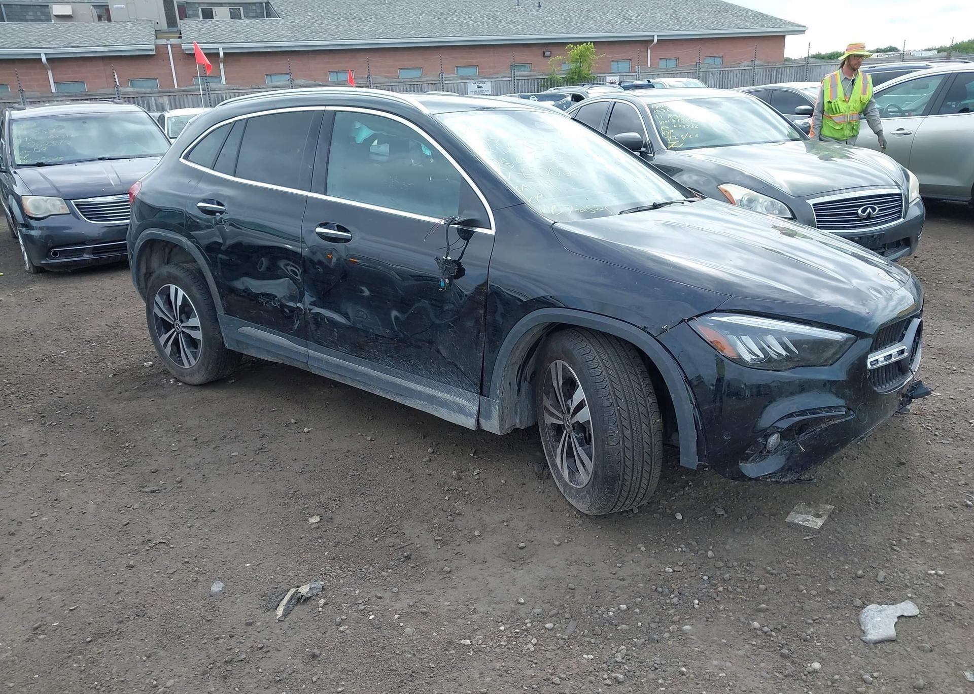 2025 MERCEDES-BENZ GLA 250 4MATIC
