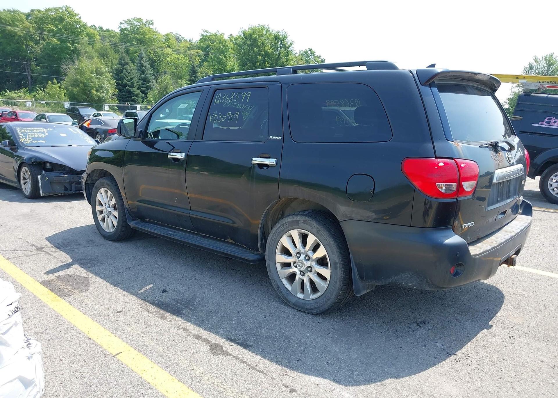 2010 TOYOTA SEQUOIA PLATINUM
