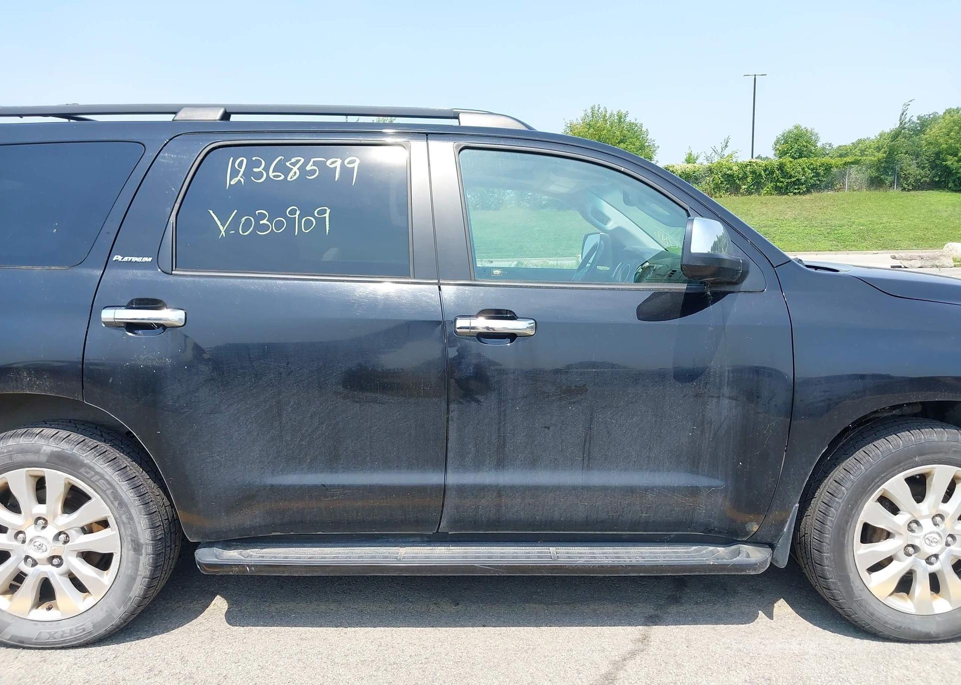 2010 TOYOTA SEQUOIA PLATINUM