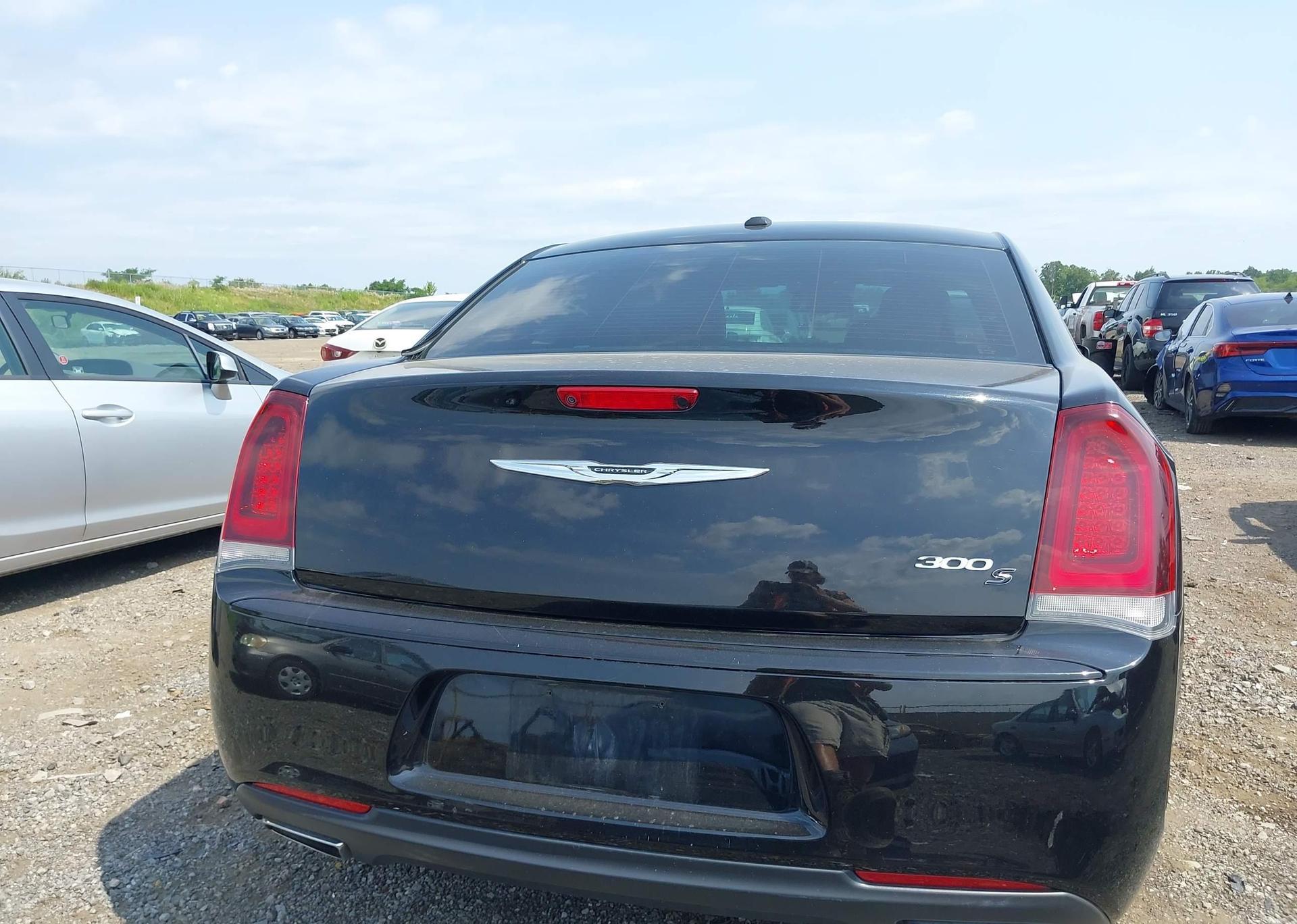 2016 CHRYSLER 300 S