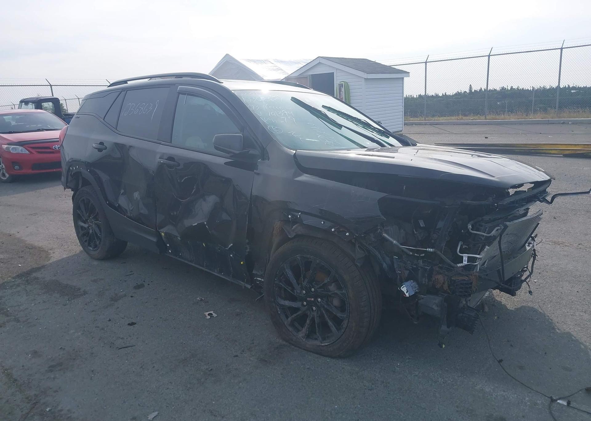 2023 GMC TERRAIN SLT