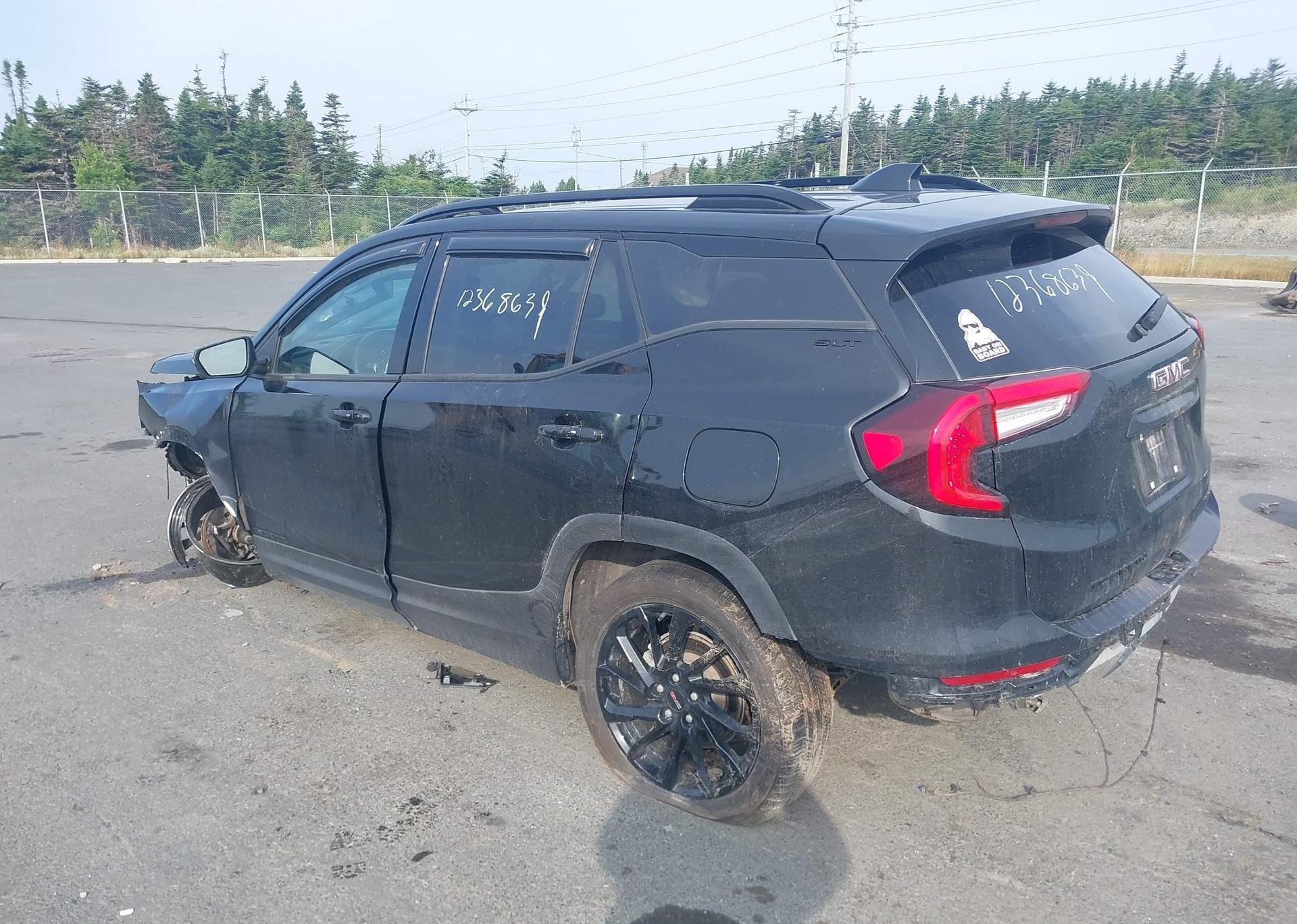 2023 GMC TERRAIN SLT