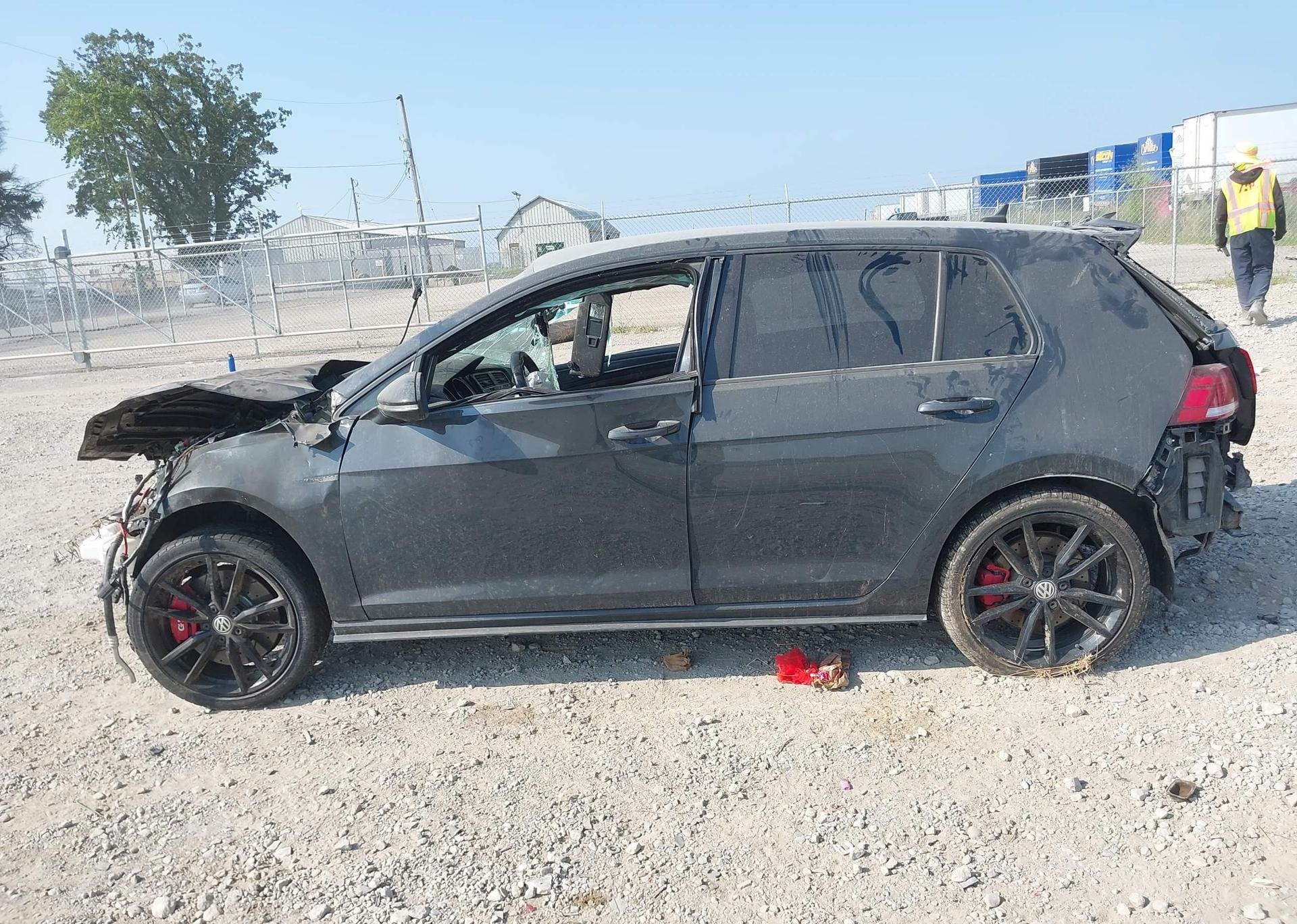 2019 VOLKSWAGEN GTI S