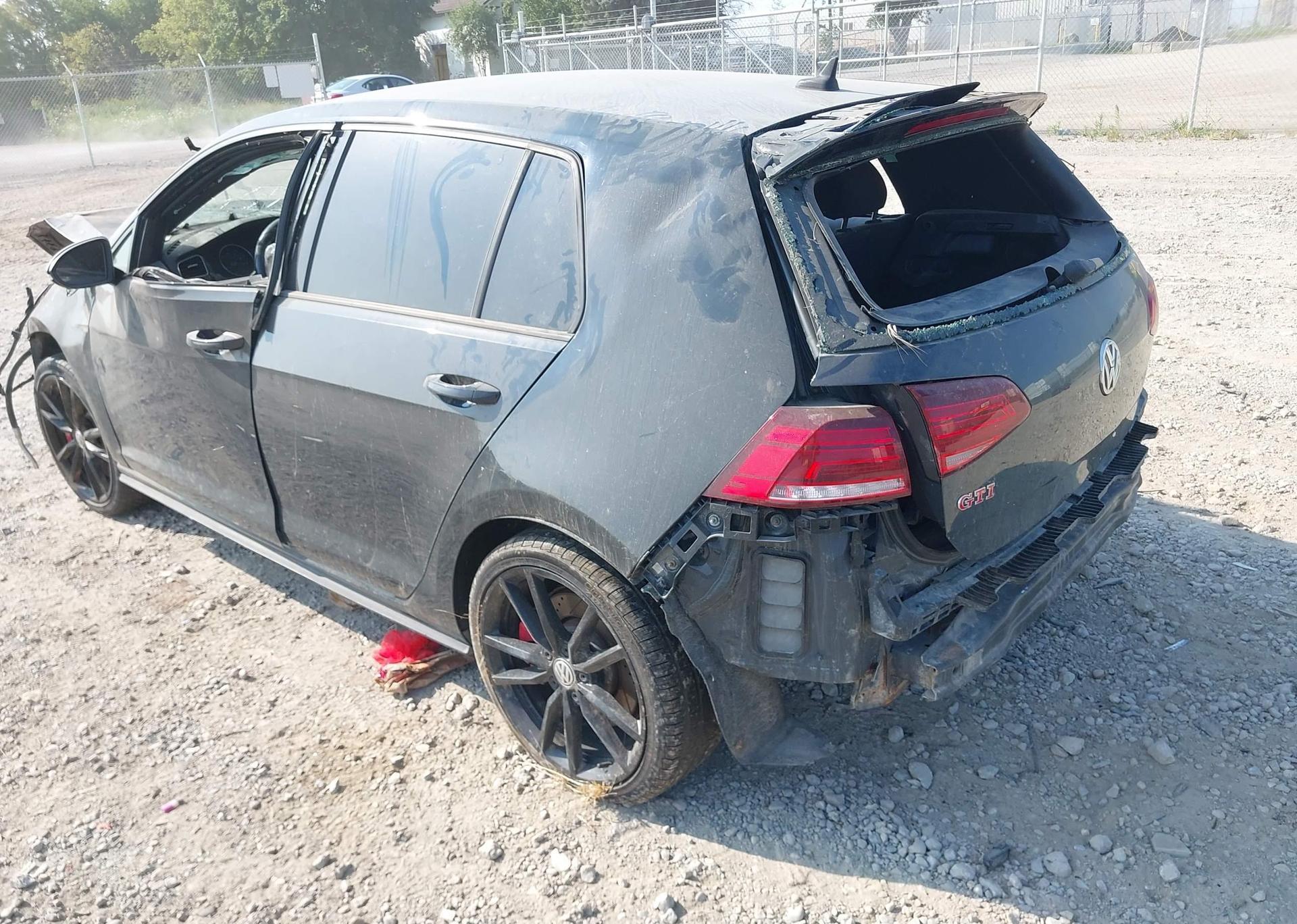 2019 VOLKSWAGEN GTI S