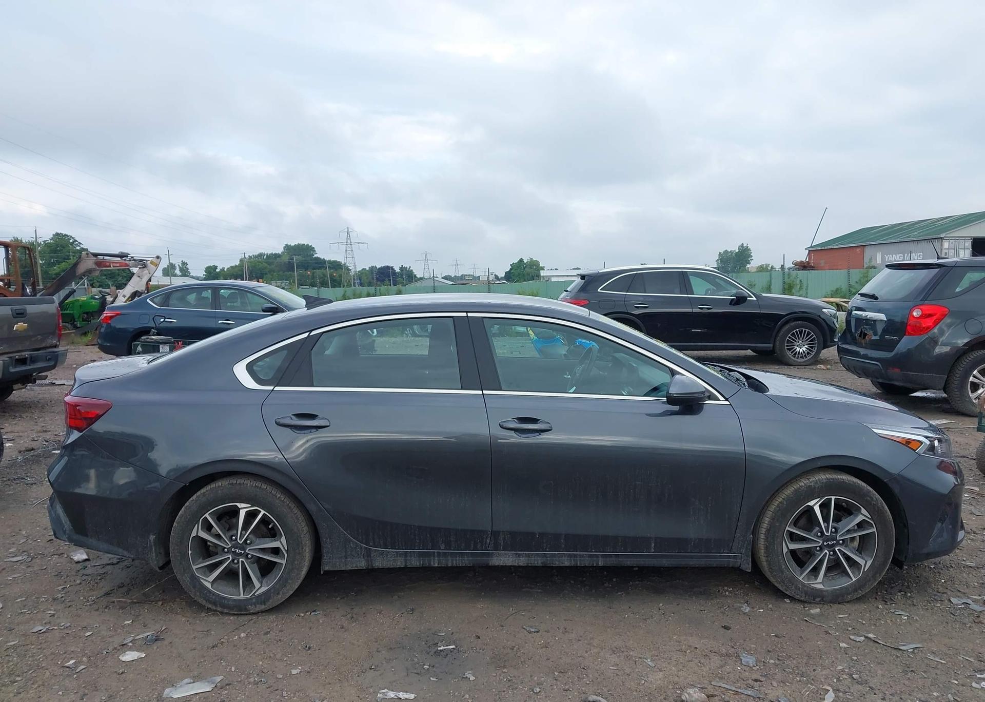 2023 KIA FORTE EX