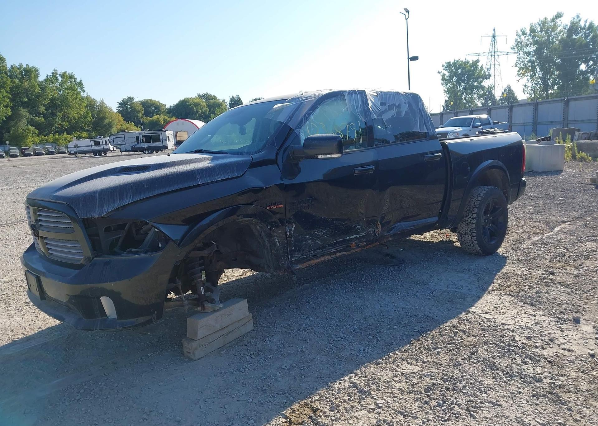 2016 RAM 1500 SPORT