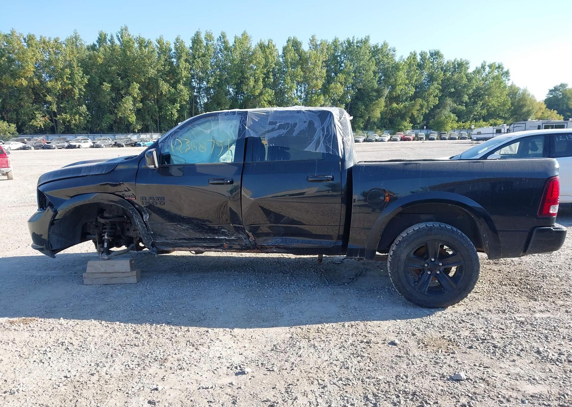2016 RAM 1500 SPORT
