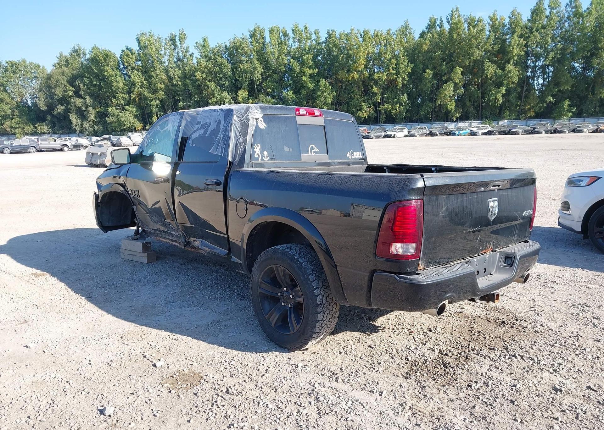 2016 RAM 1500 SPORT