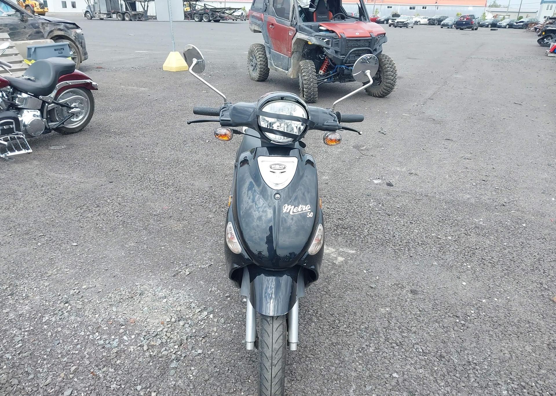 2017 GENUINE SCOOTER CO. BUDDY 50
