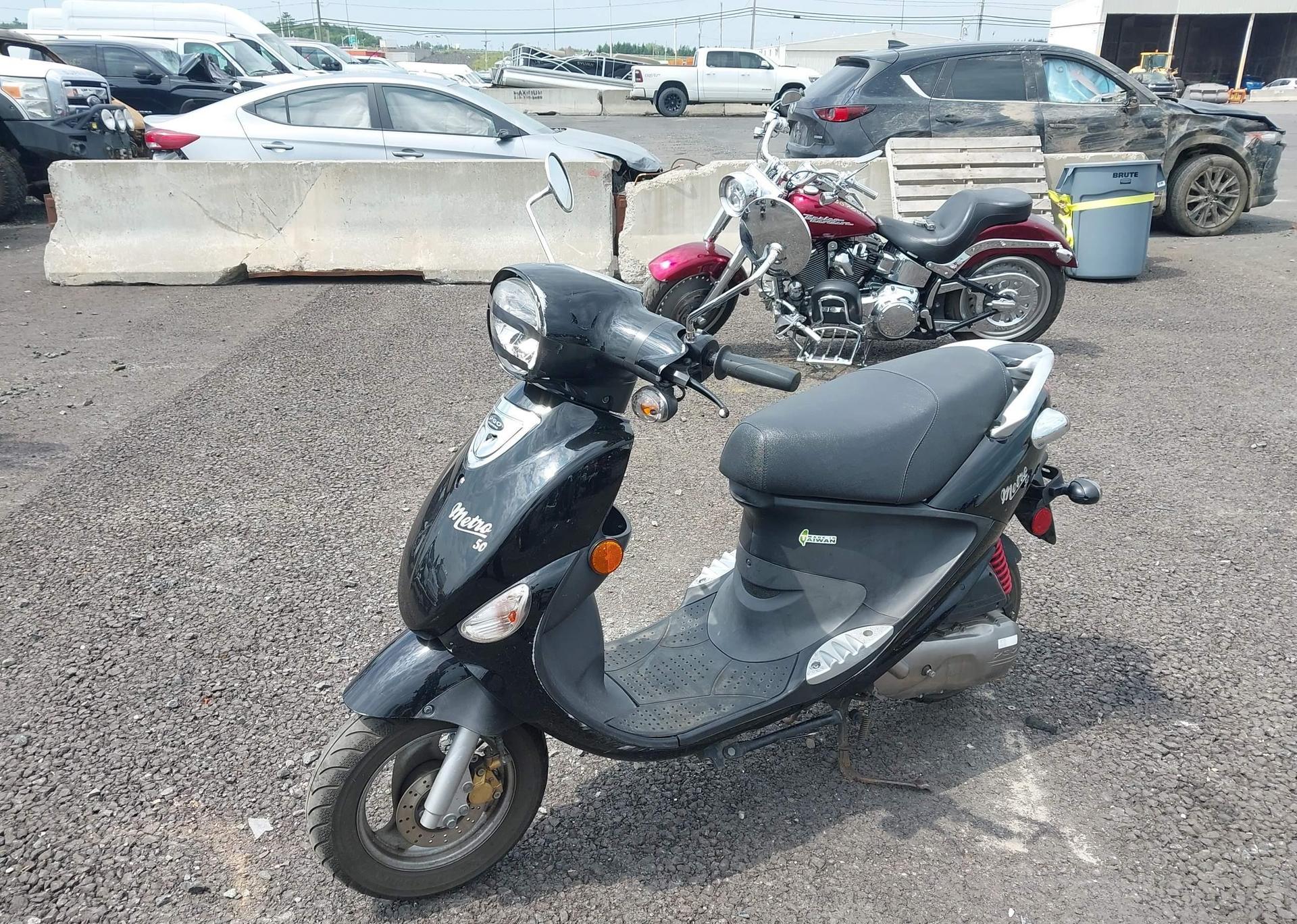 2017 GENUINE SCOOTER CO. BUDDY 50