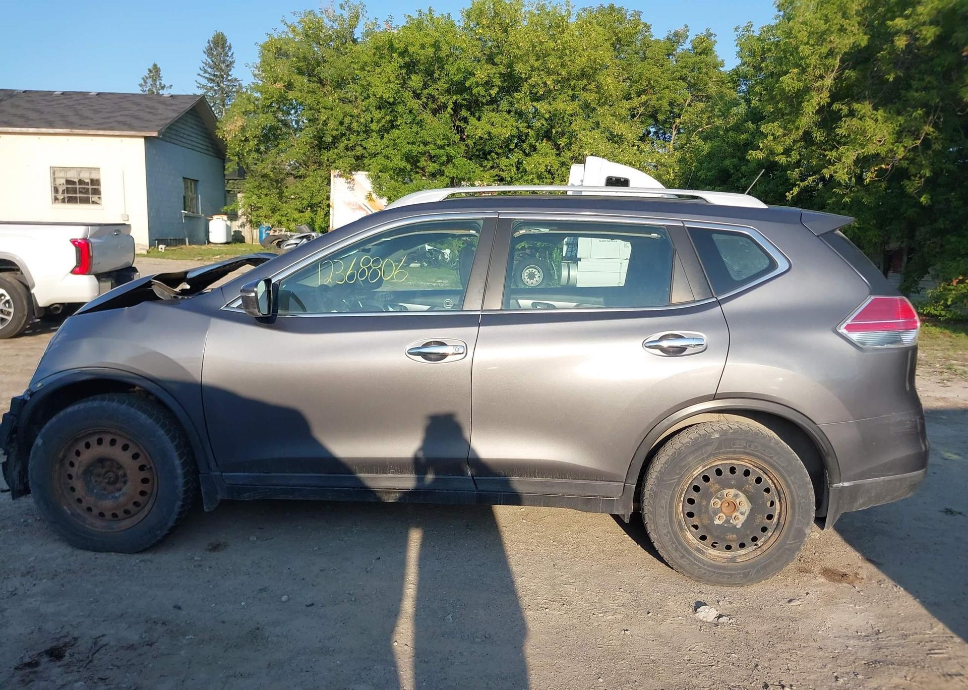 2015 NISSAN ROGUE S