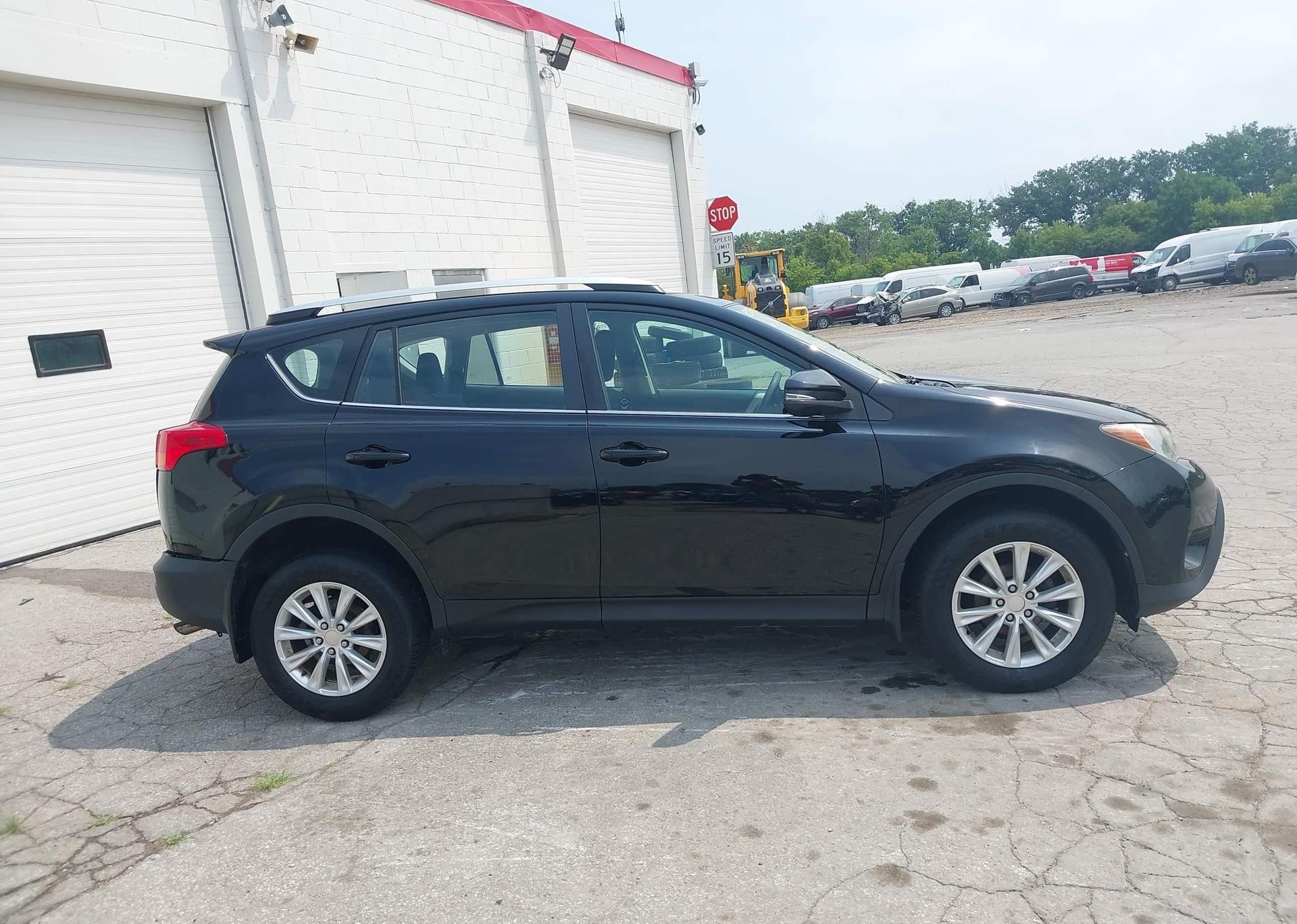 2015 TOYOTA RAV4 LE