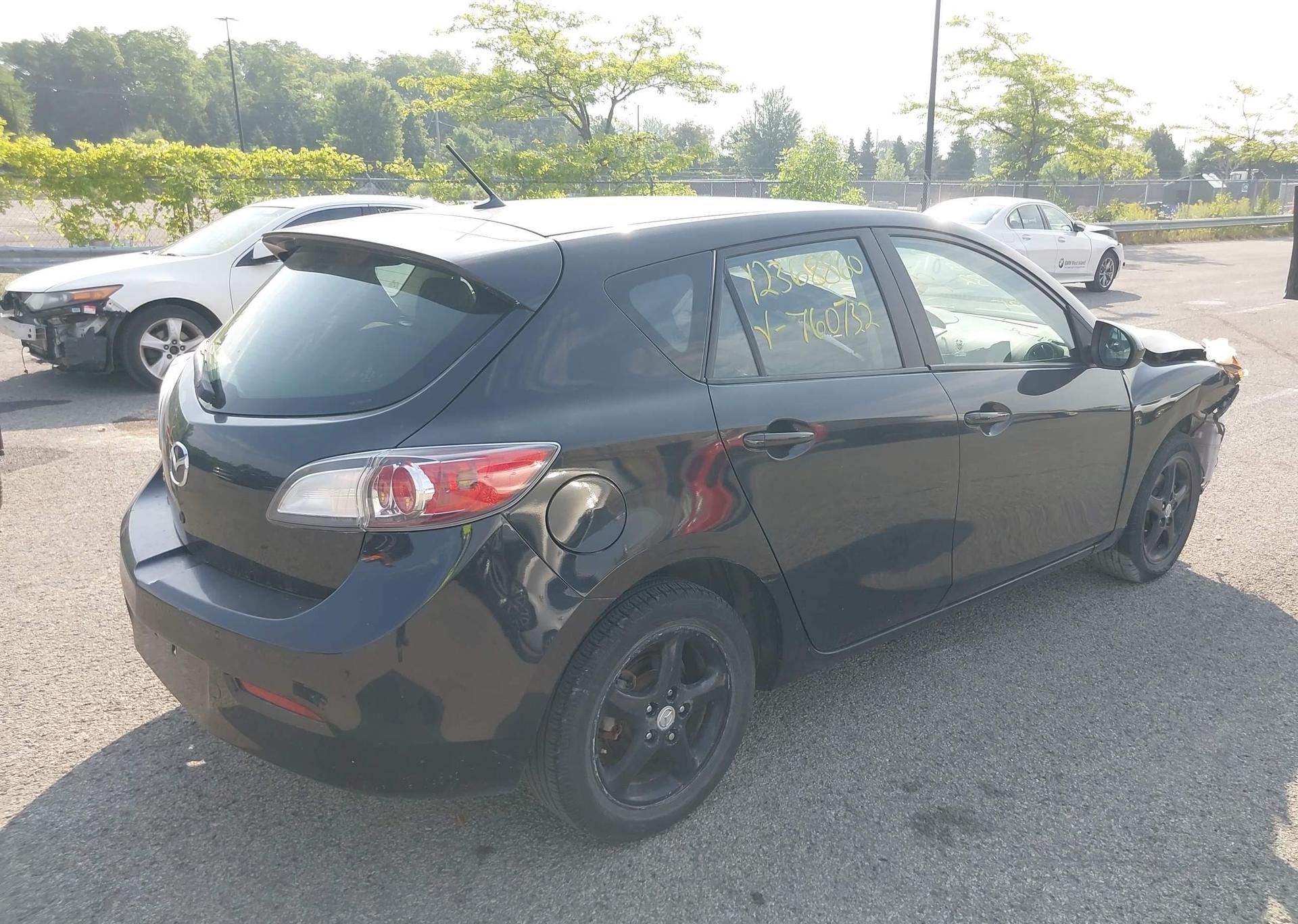 2013 MAZDA MAZDA3