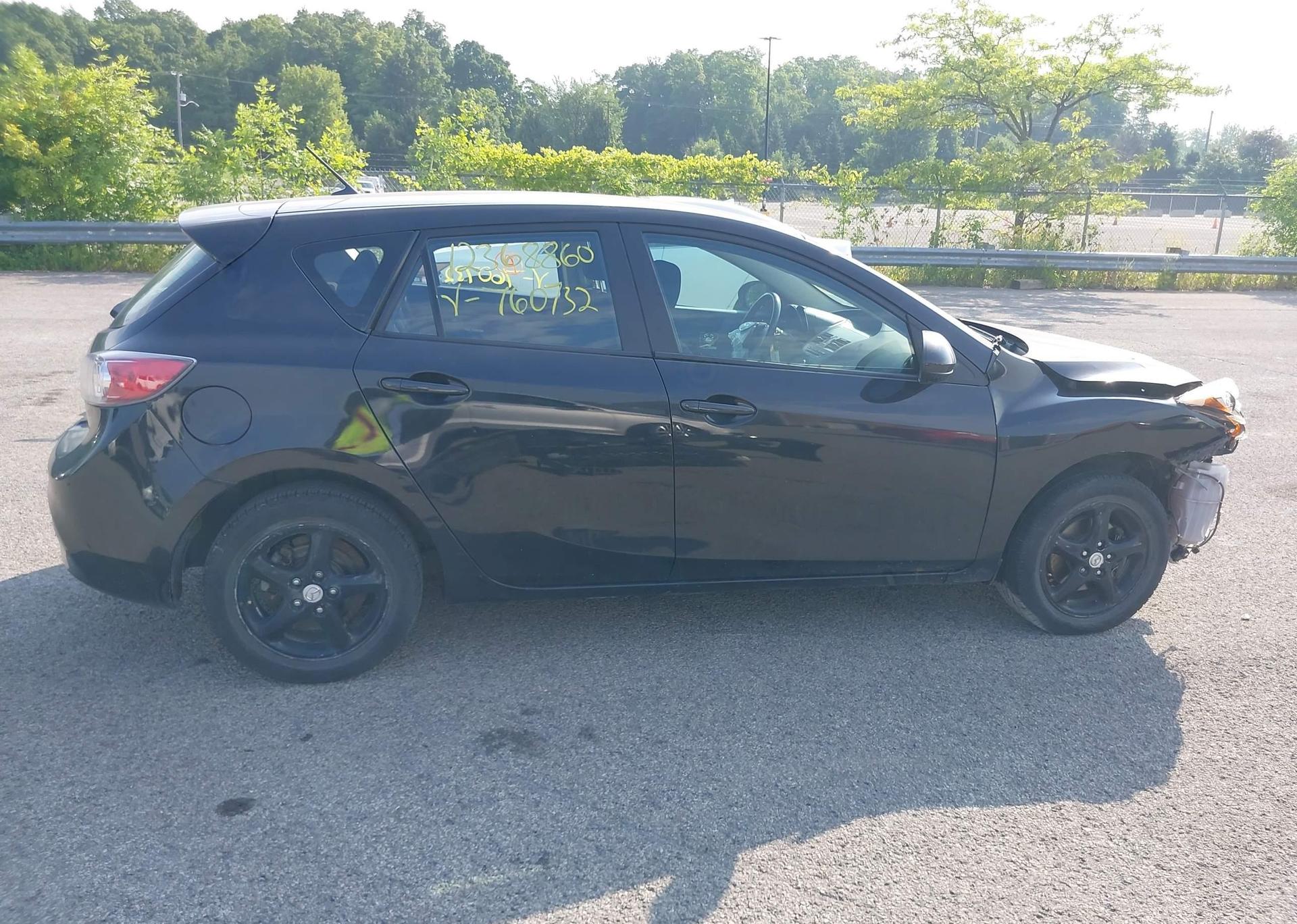 2013 MAZDA MAZDA3