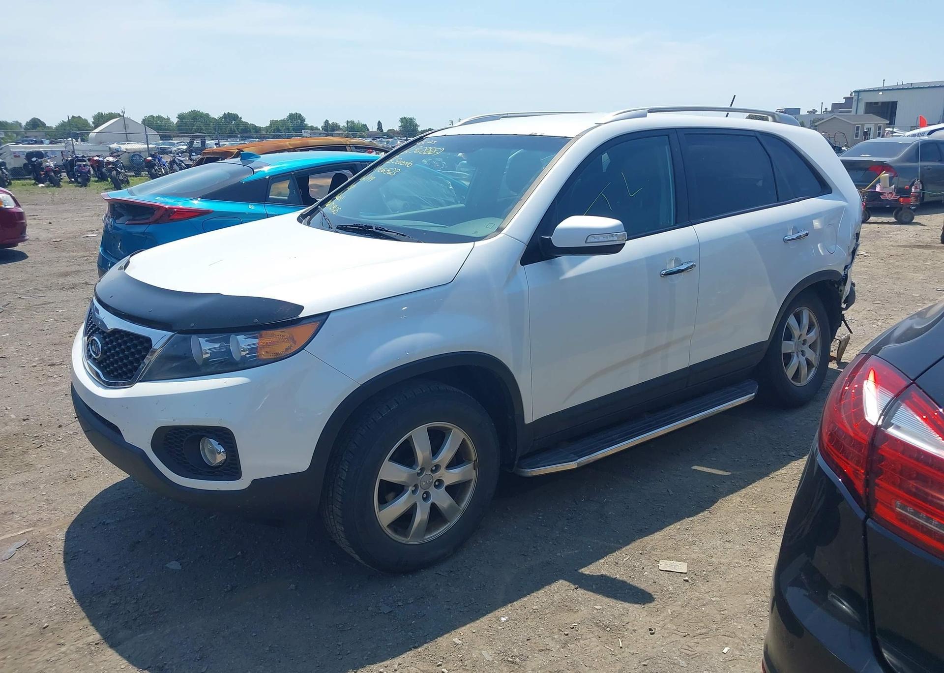 2013 KIA SORENTO LX