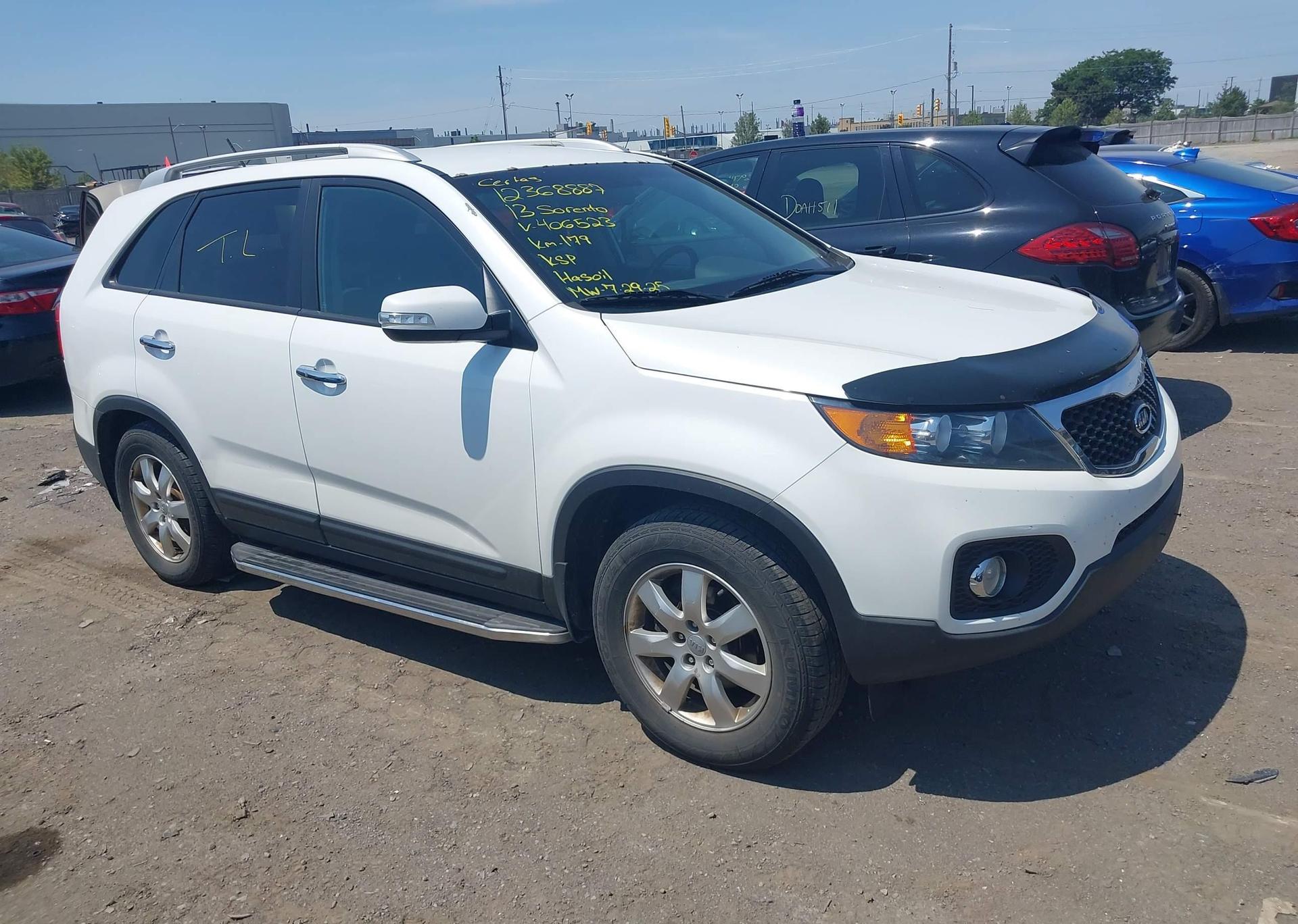2013 KIA SORENTO LX