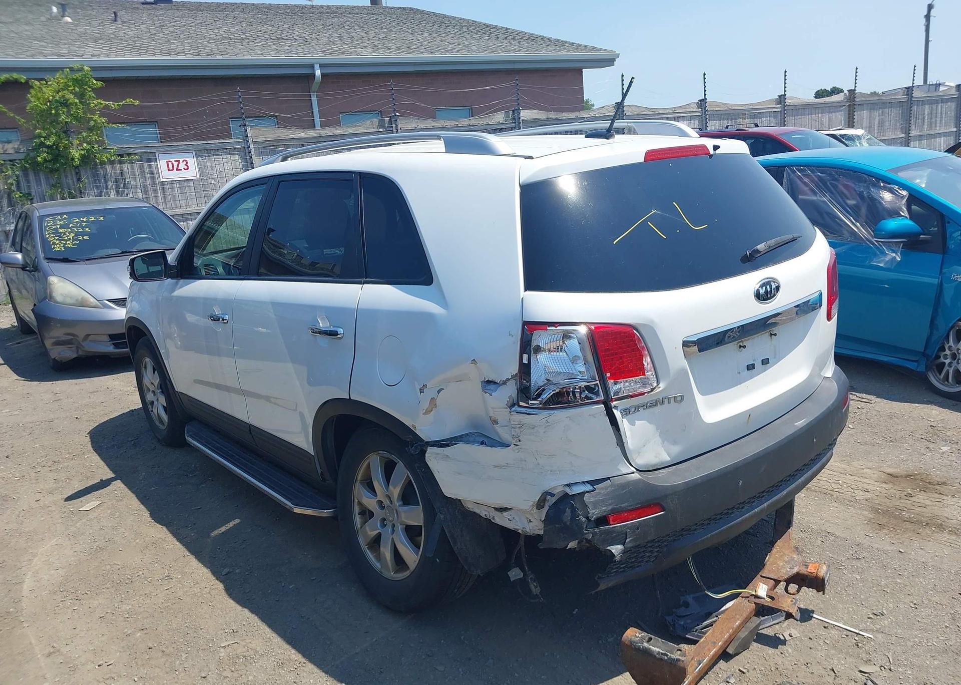 2013 KIA SORENTO LX