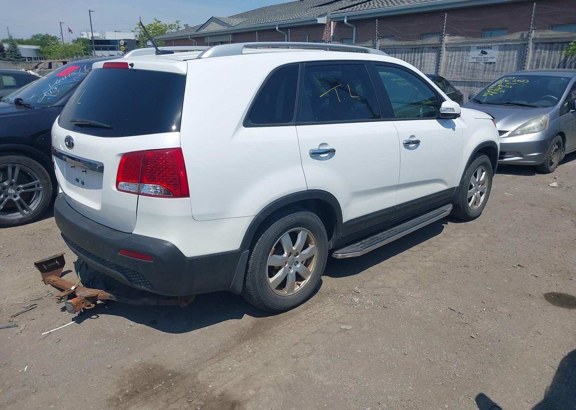 2013 KIA SORENTO LX